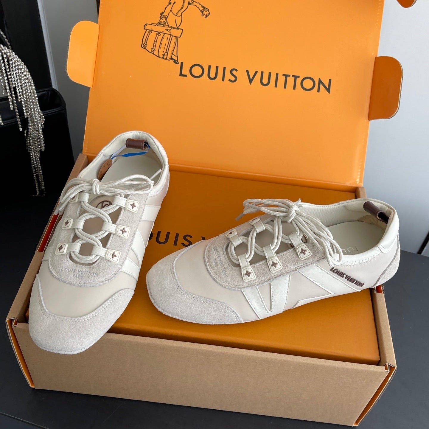 LV 26ss Ballet Sneakers Cream Suede 631478