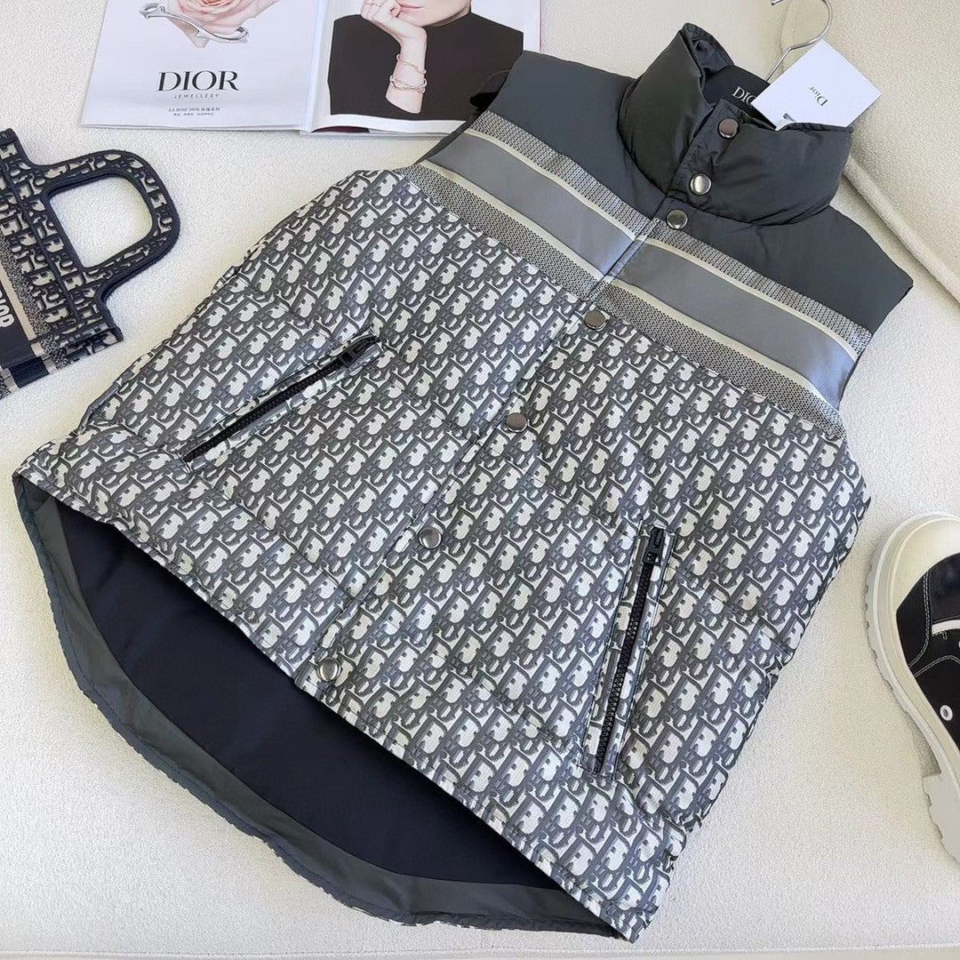 CD 25 Sleeveless Vest Gray Black Down Polyester 319280