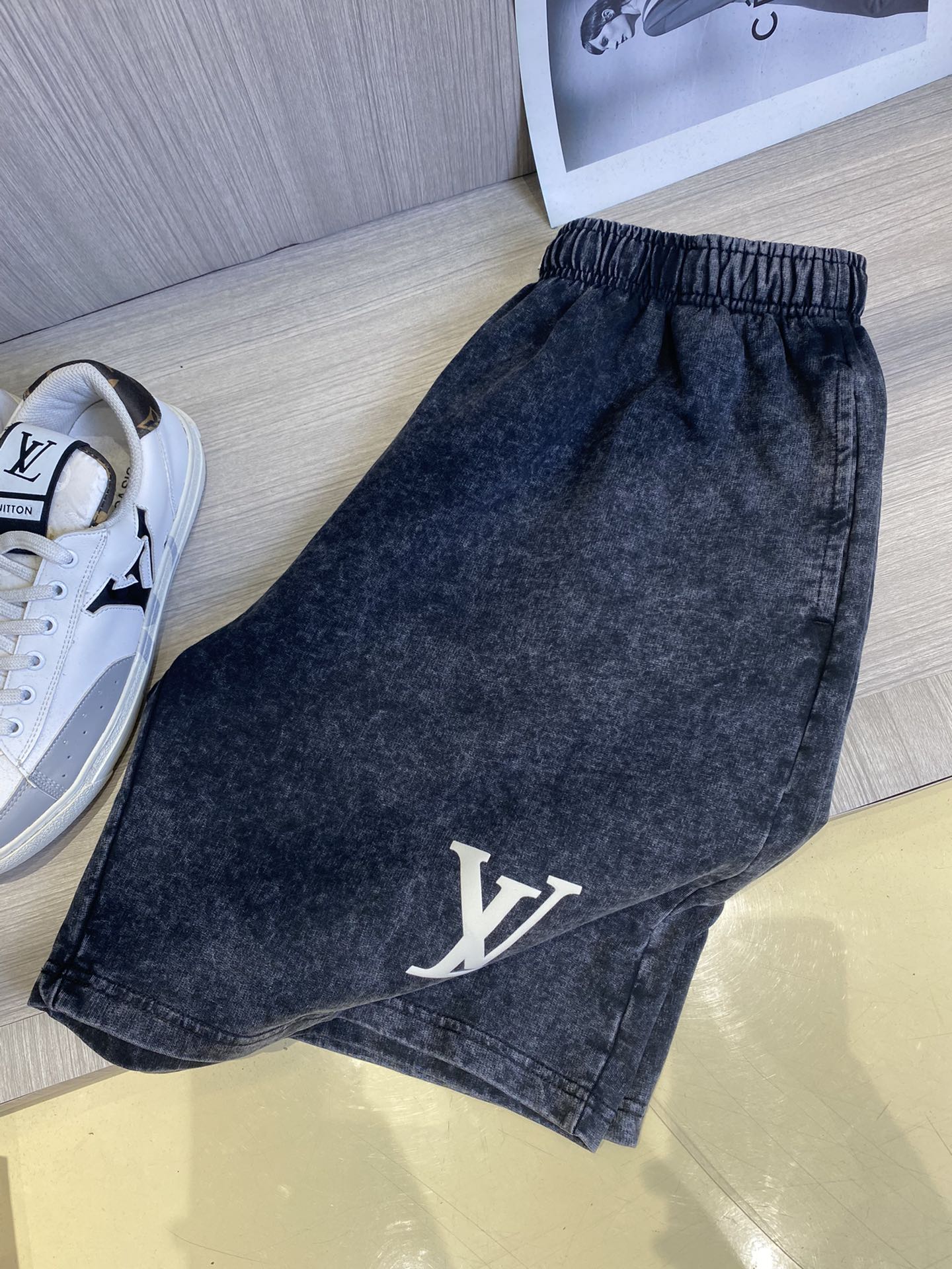 LV CASUAL SHORT BLACK DENIM 239582