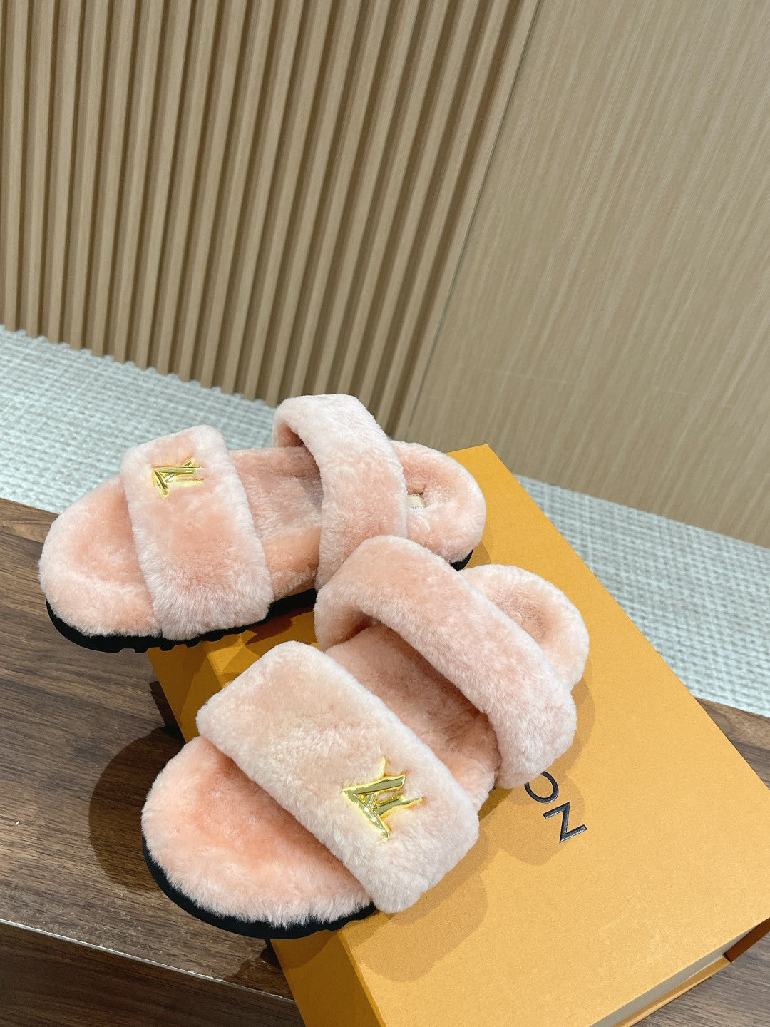 LV Sunset Flat Comfort Mule Pink Wool