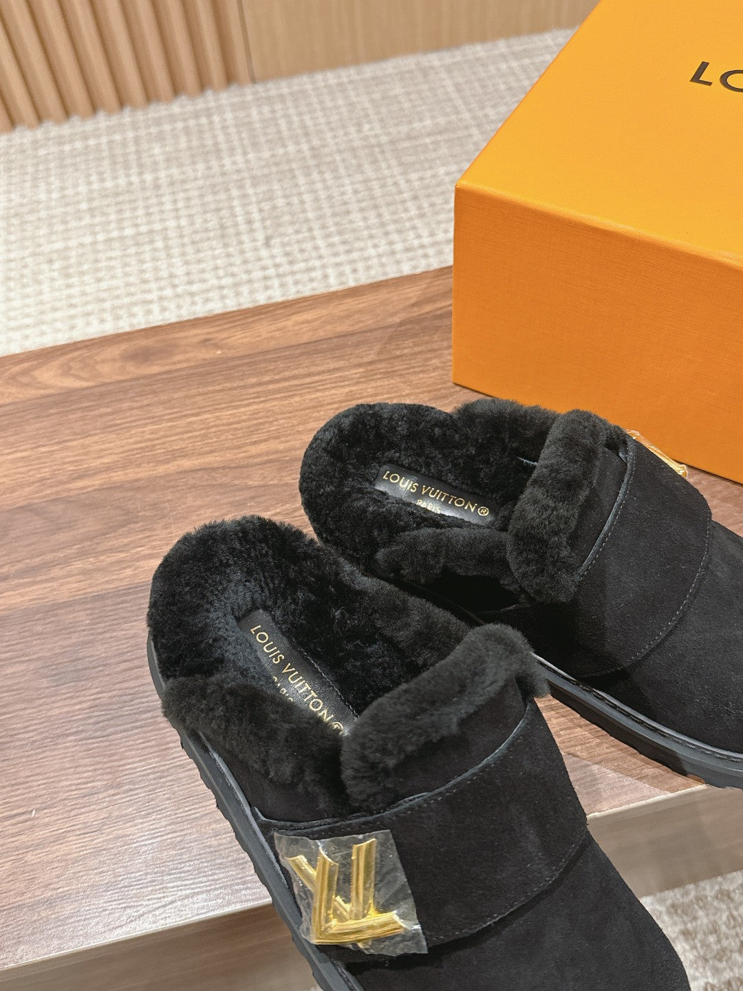 LV Cosy Flat Comfort Clog Black Fur Lining Suede