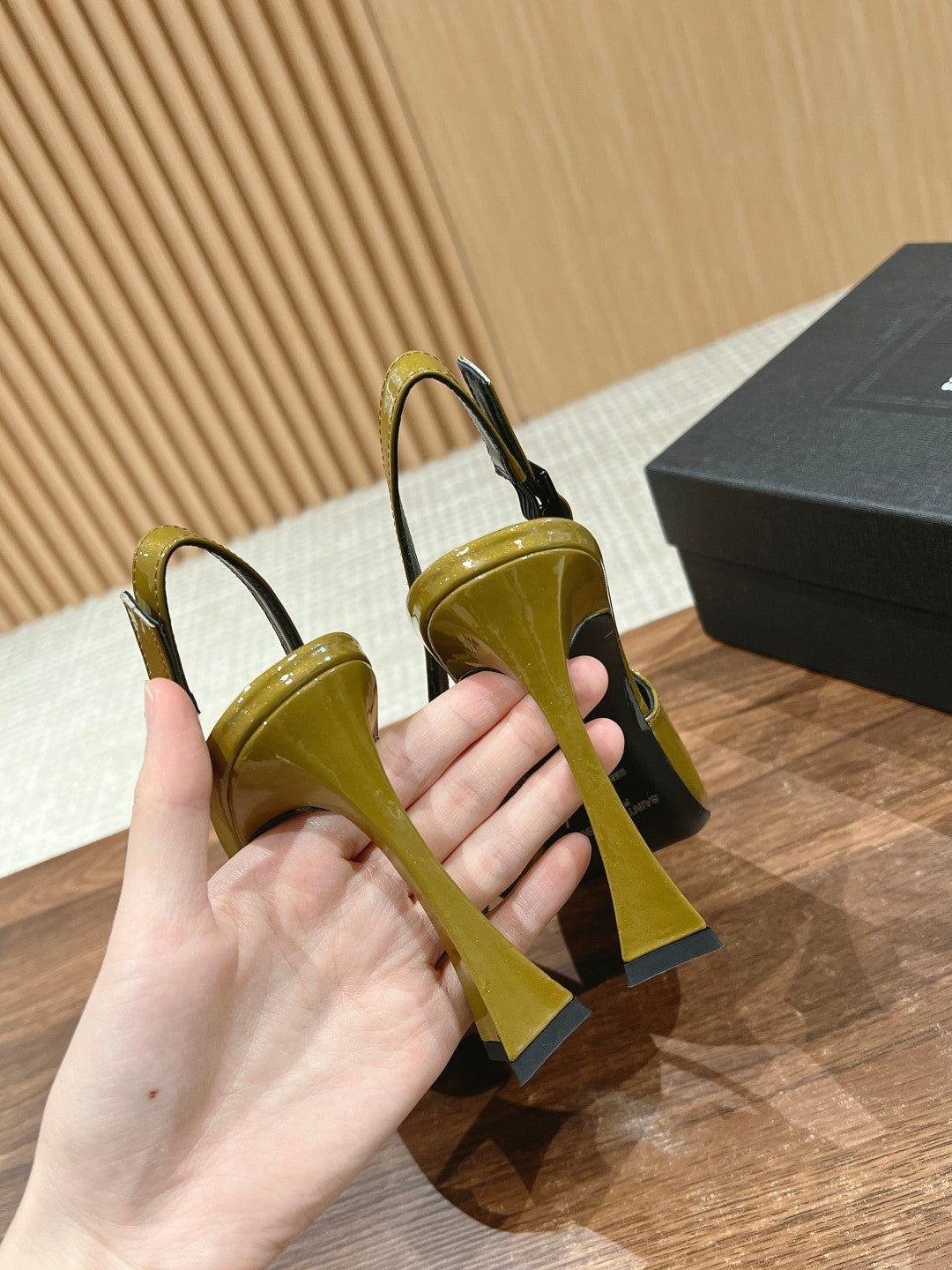 SL DUNE SLINGBACK PUMPS MUSTARD POLISHED CALFSKIN