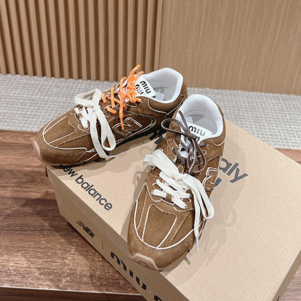 Miu Balance 530 SL Cinnamon Suede Sneaker