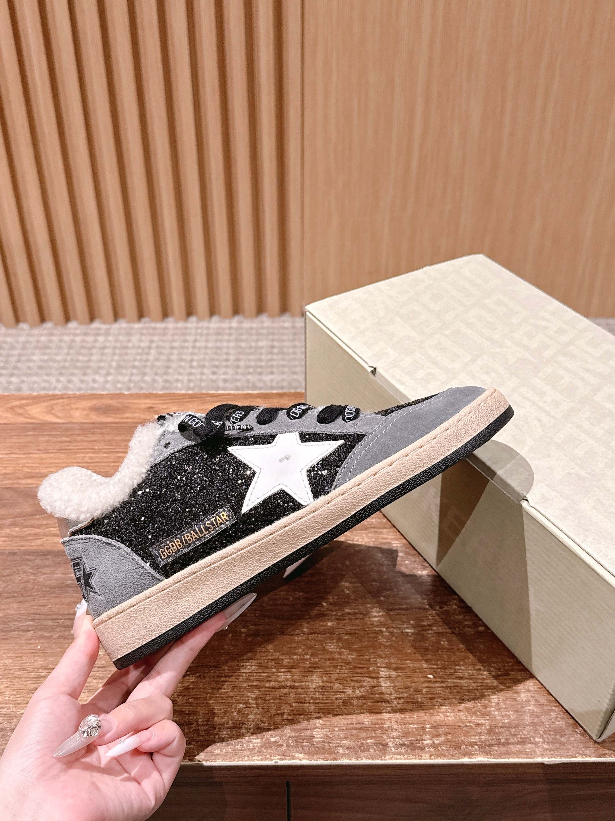 Golden Goose 2025 Wool-Lined Dirty Sneaker Light Gray mix Black Suede 444261