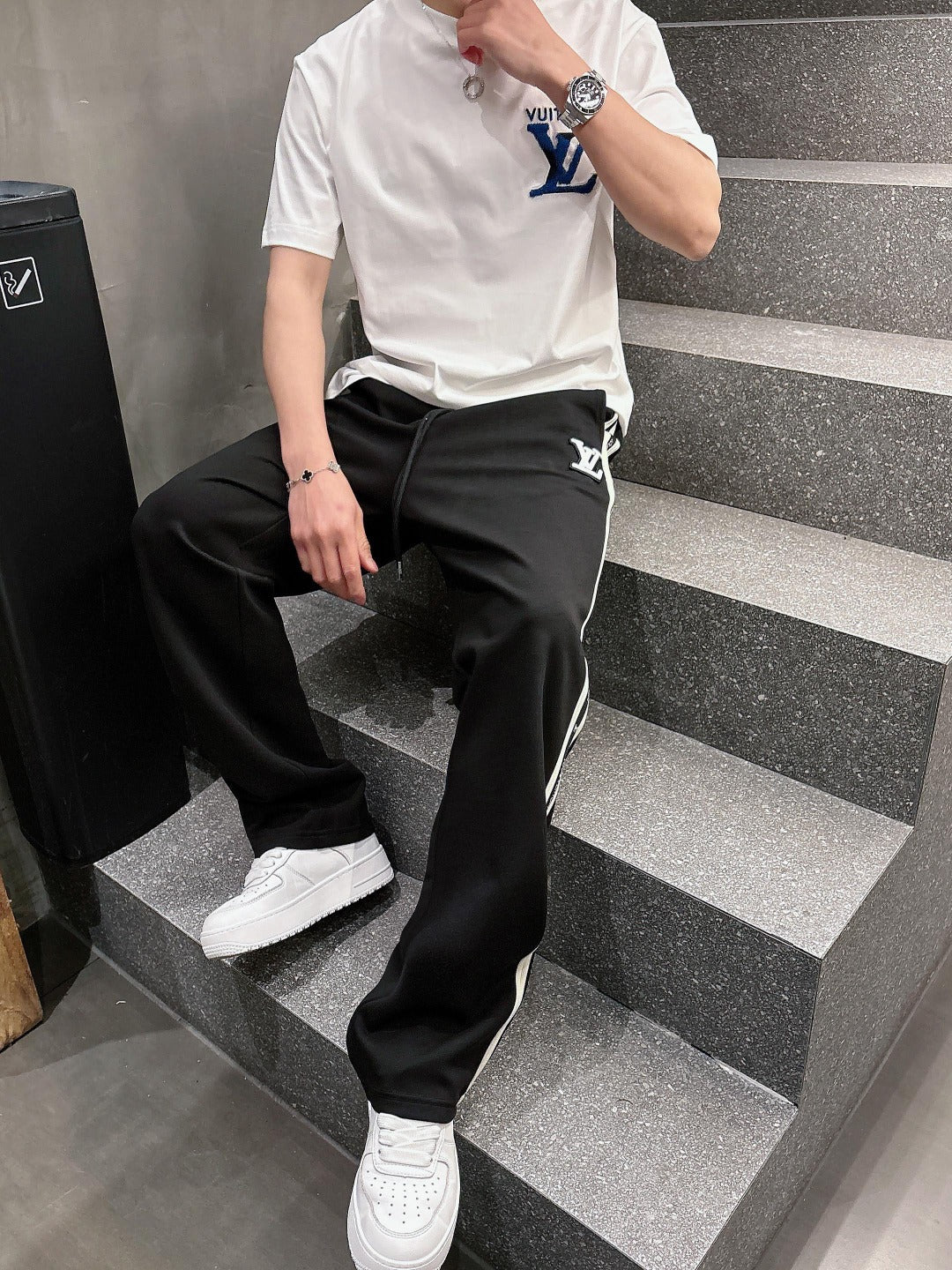 LV SWEATPANTS BLACK COTTON 239584