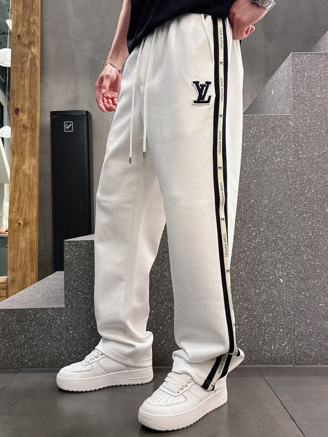 LV SWEATPANTS WHITE COTTON 239585