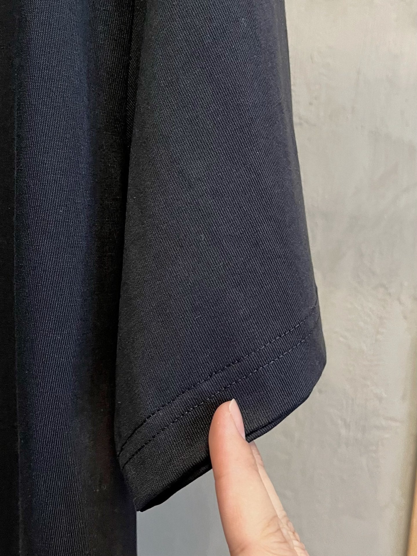 LV T-SHIRT IN BLACK PURE COTTON WITH EMBROIDERED LOGO 238772