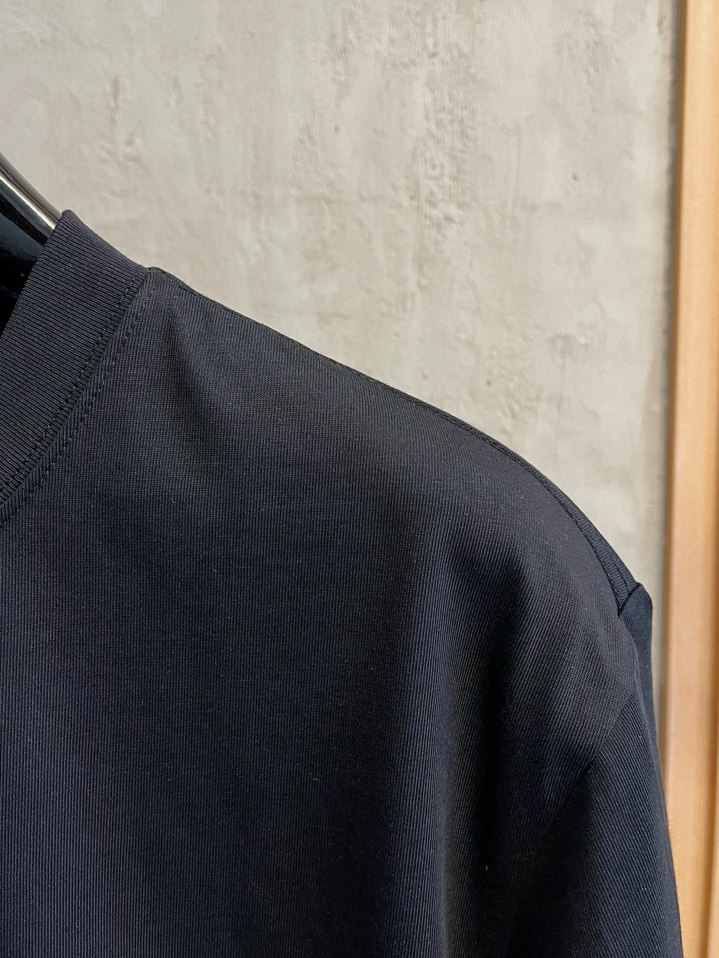 LV T-SHIRT IN BLACK PURE COTTON WITH EMBROIDERED LOGO 238772