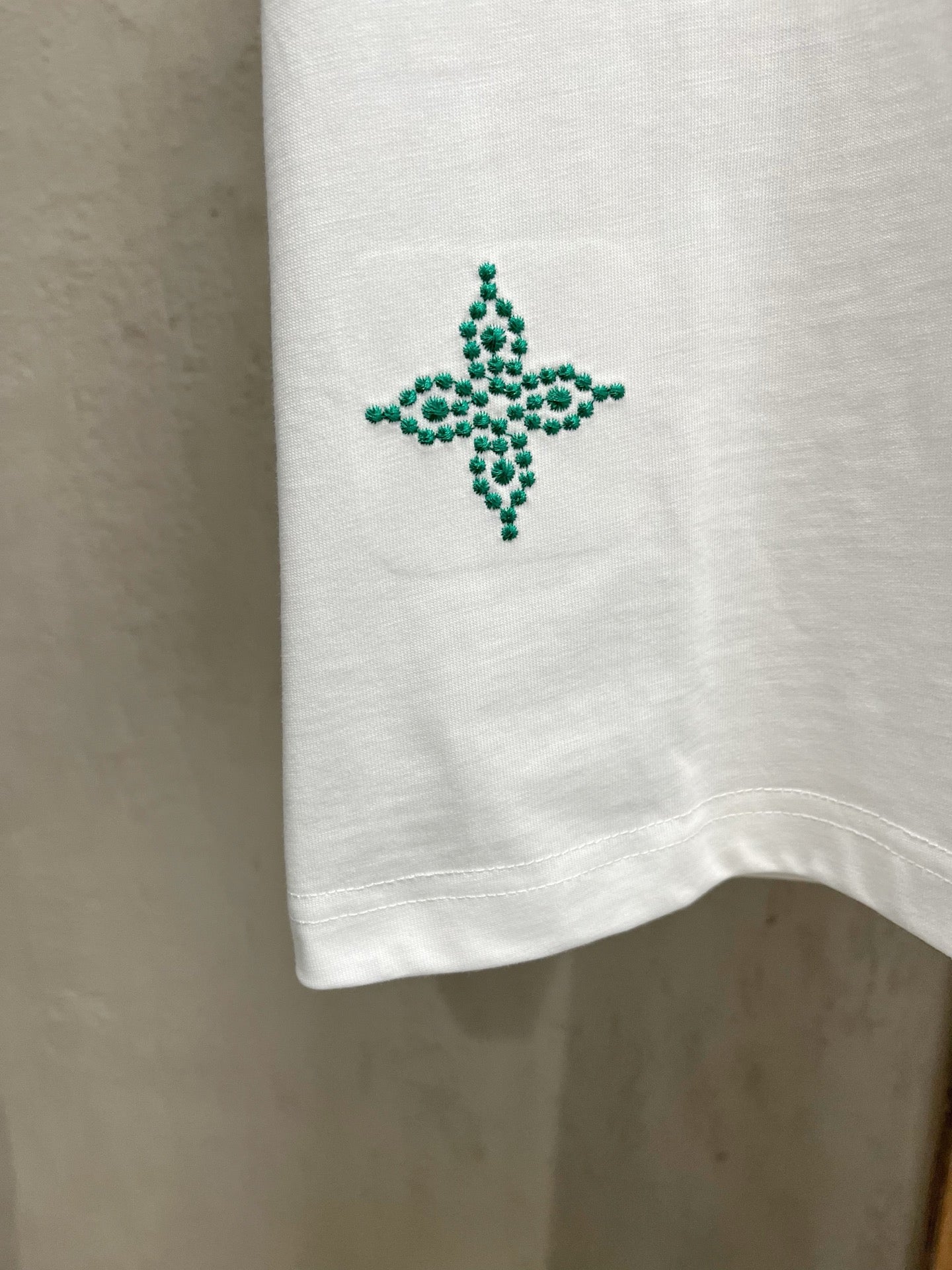 LV T-SHIRT IN WHITE EMBROIDERED LOGO PURE COTTON 238777