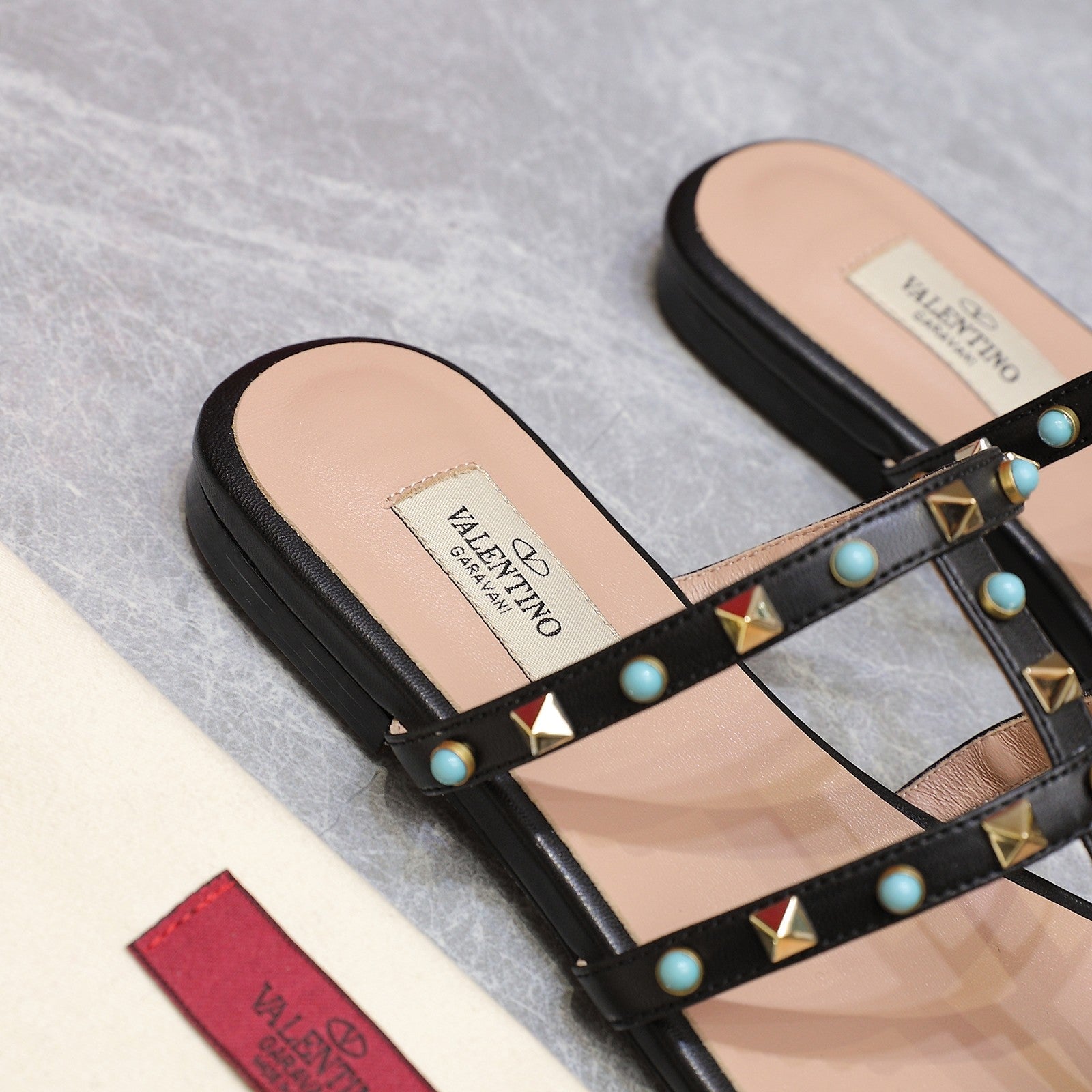 VT 25 Rockstud leather slides Black Sheepskin 289663