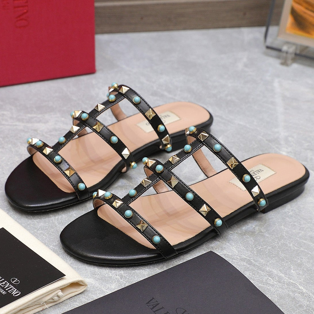VT 25 Rockstud leather slides Black Sheepskin 289663