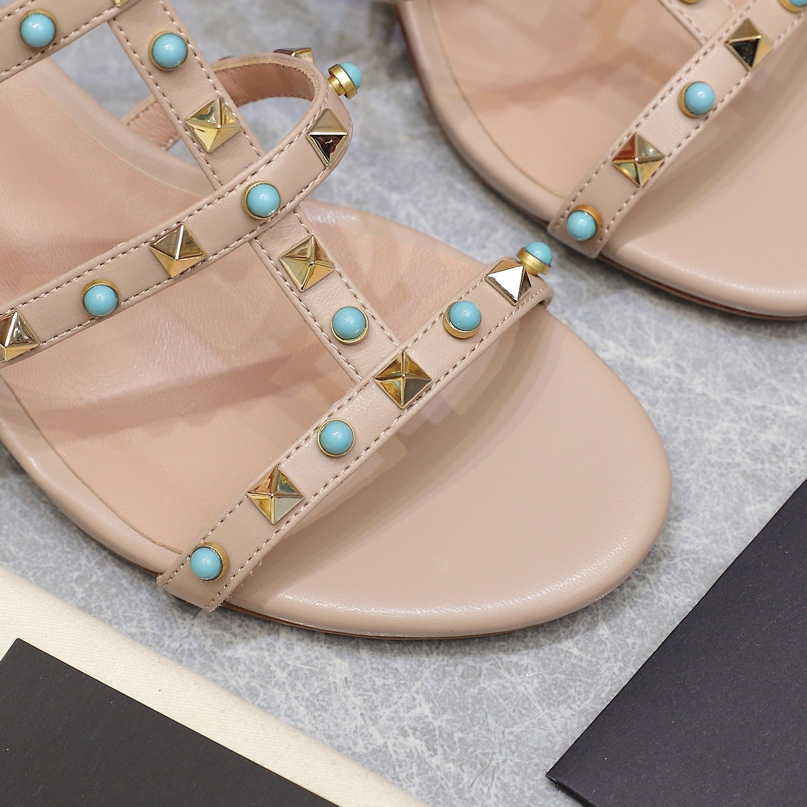 VT 25 Rockstud Heeled Sandals Nude Sheepskin 289666