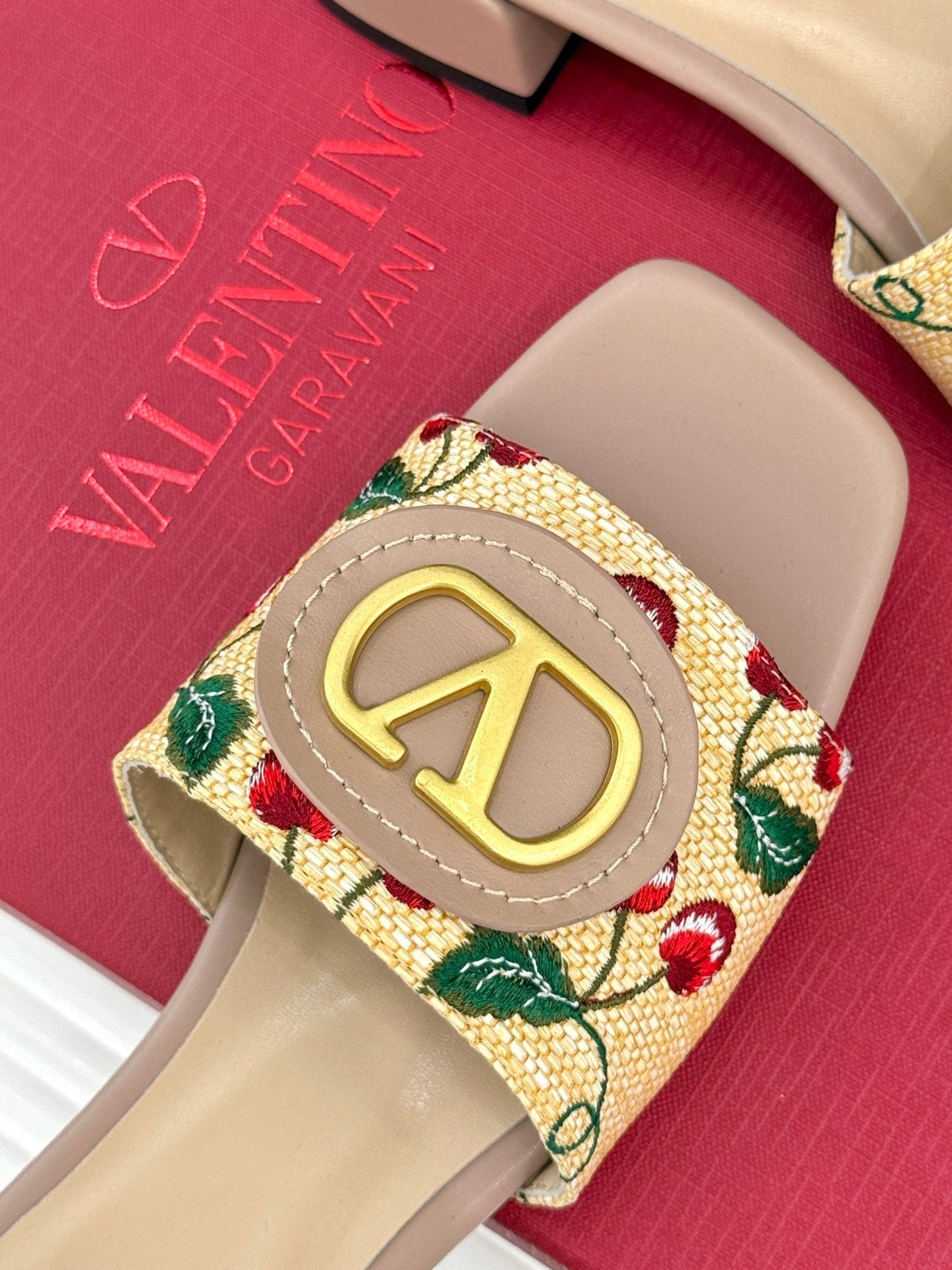 VT 25 Cherryfic Leather Trimmed Slides Nude Sheepskin 286503