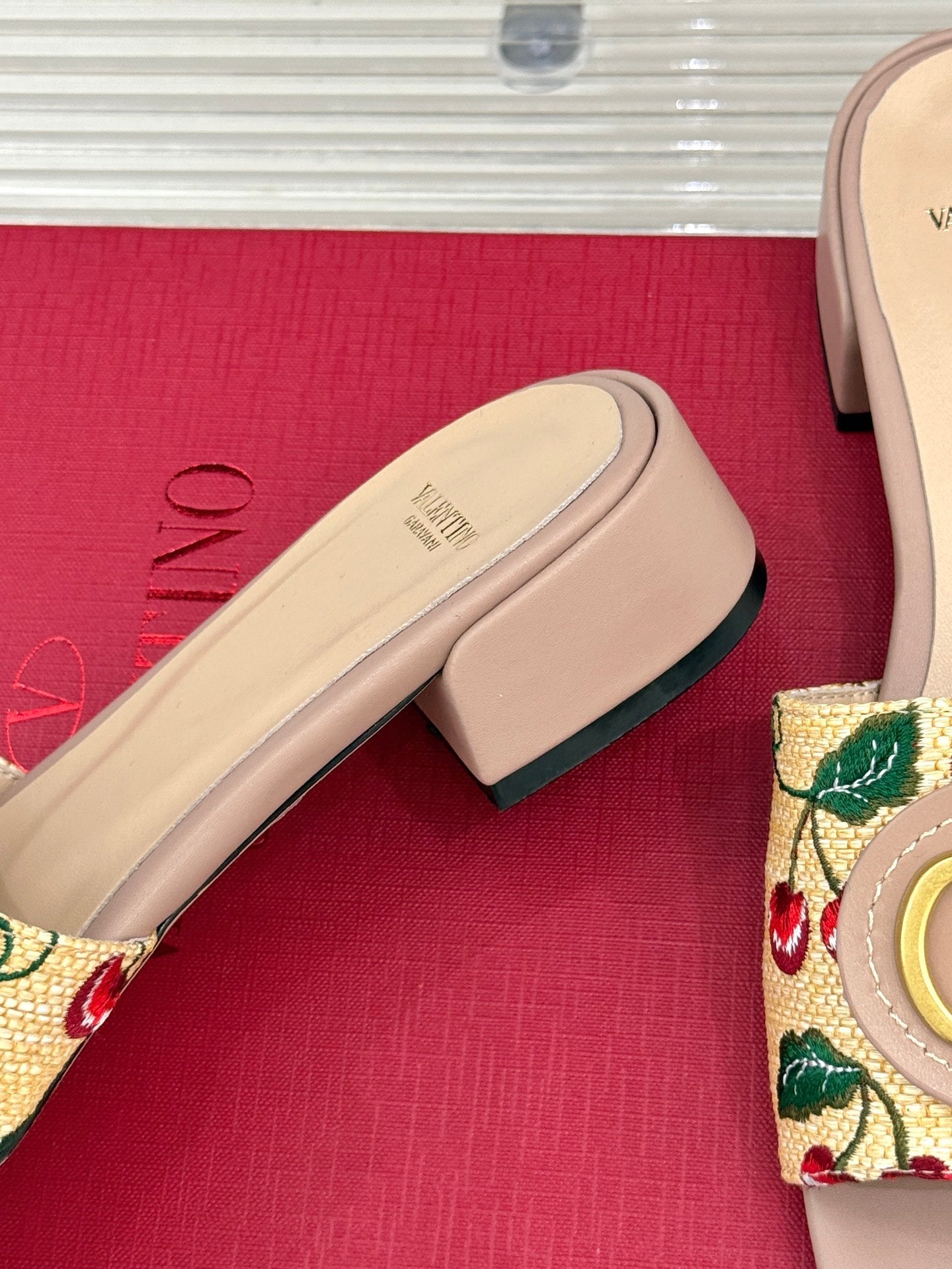 VT 25 Cherryfic Leather Trimmed Slides Nude Sheepskin 286503