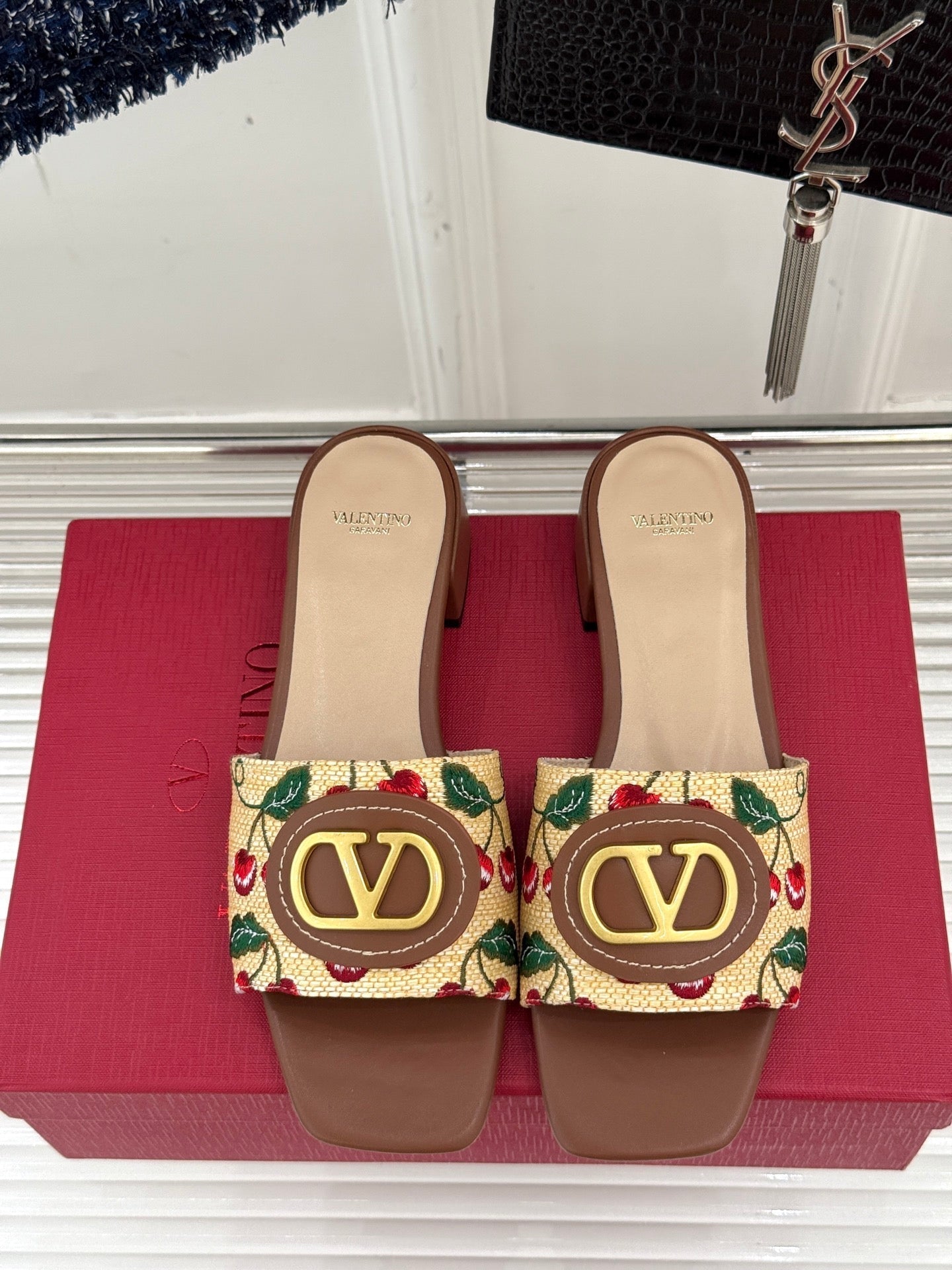 VT 25 Cherryfic Leather Trimmed Slides Brown Sheepskin 286505