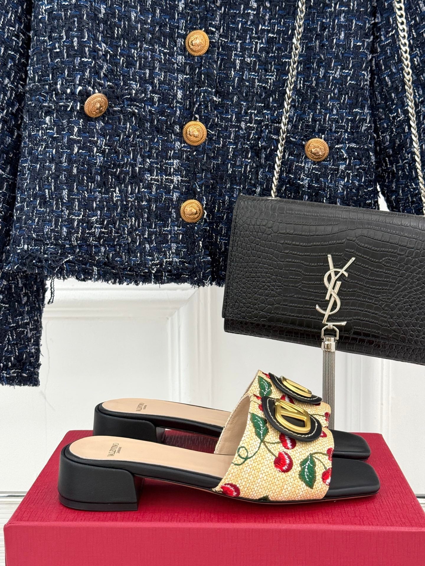 VT 25 Cherryfic Leather Trimmed Slides Black Sheepskin 286506