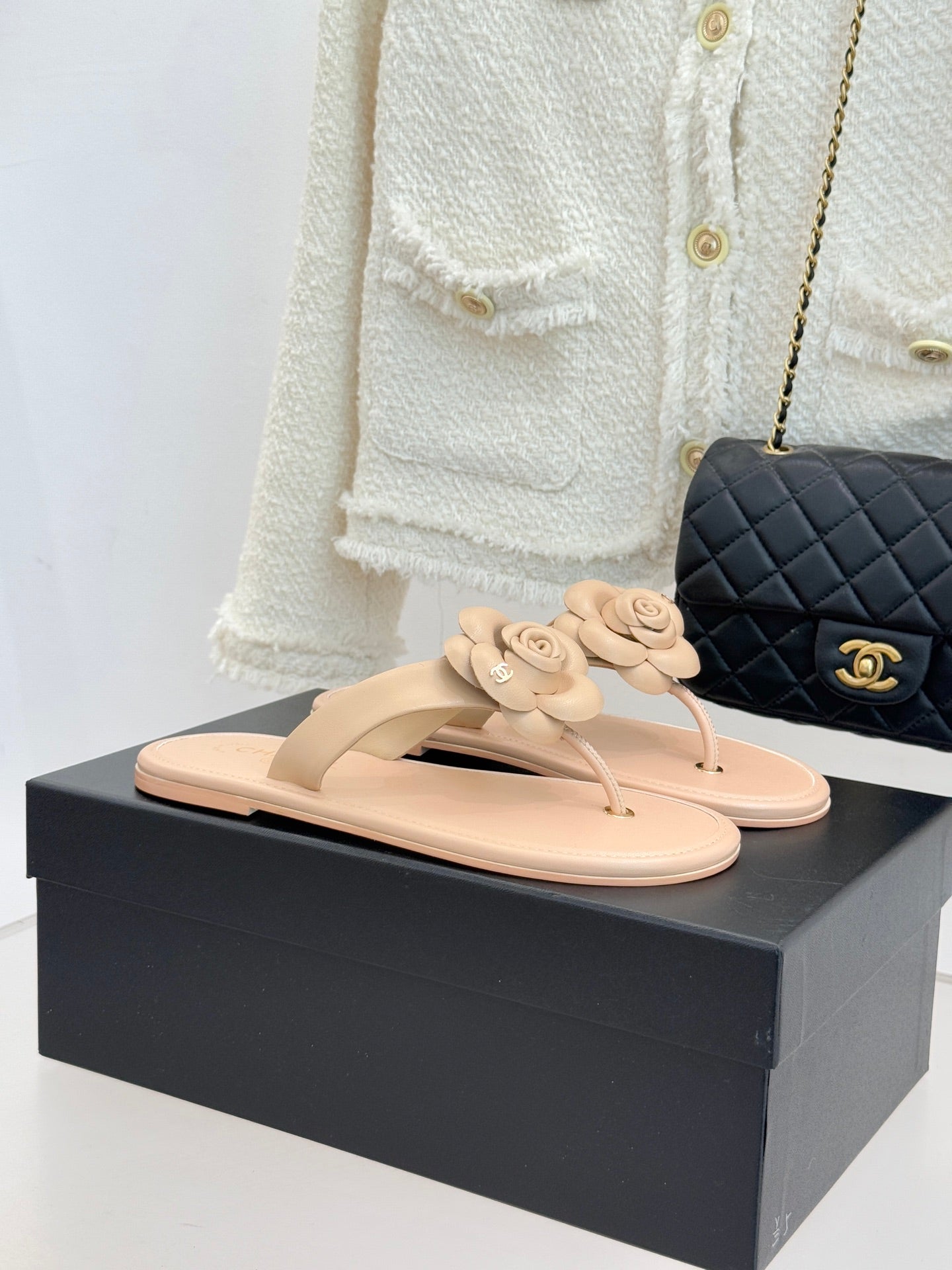 CC 26 Camellia Thong Sandal Beige Sheepskin 610001