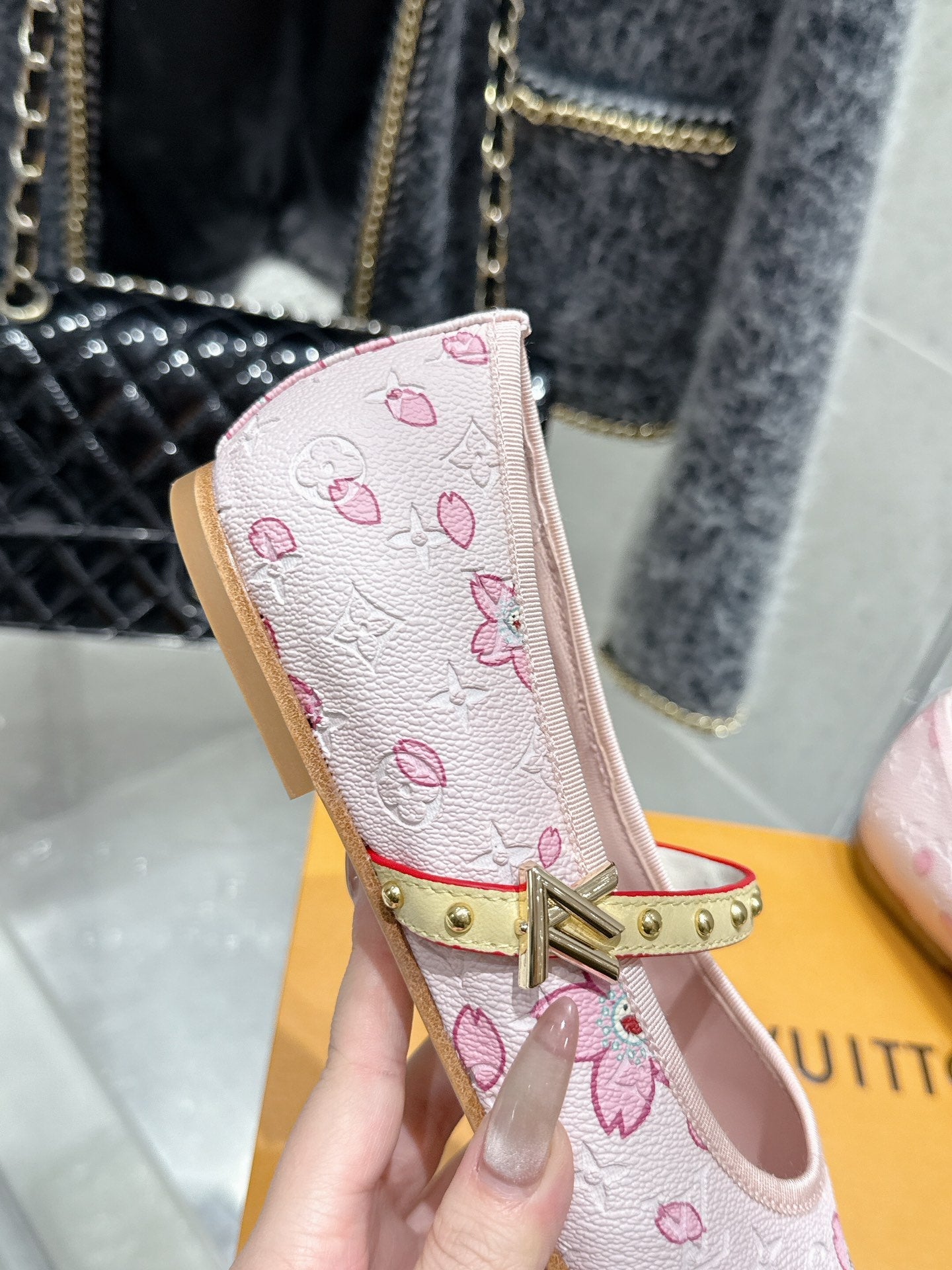 LV 26s Ballet Flats Light Pink Monogram Leather  610840