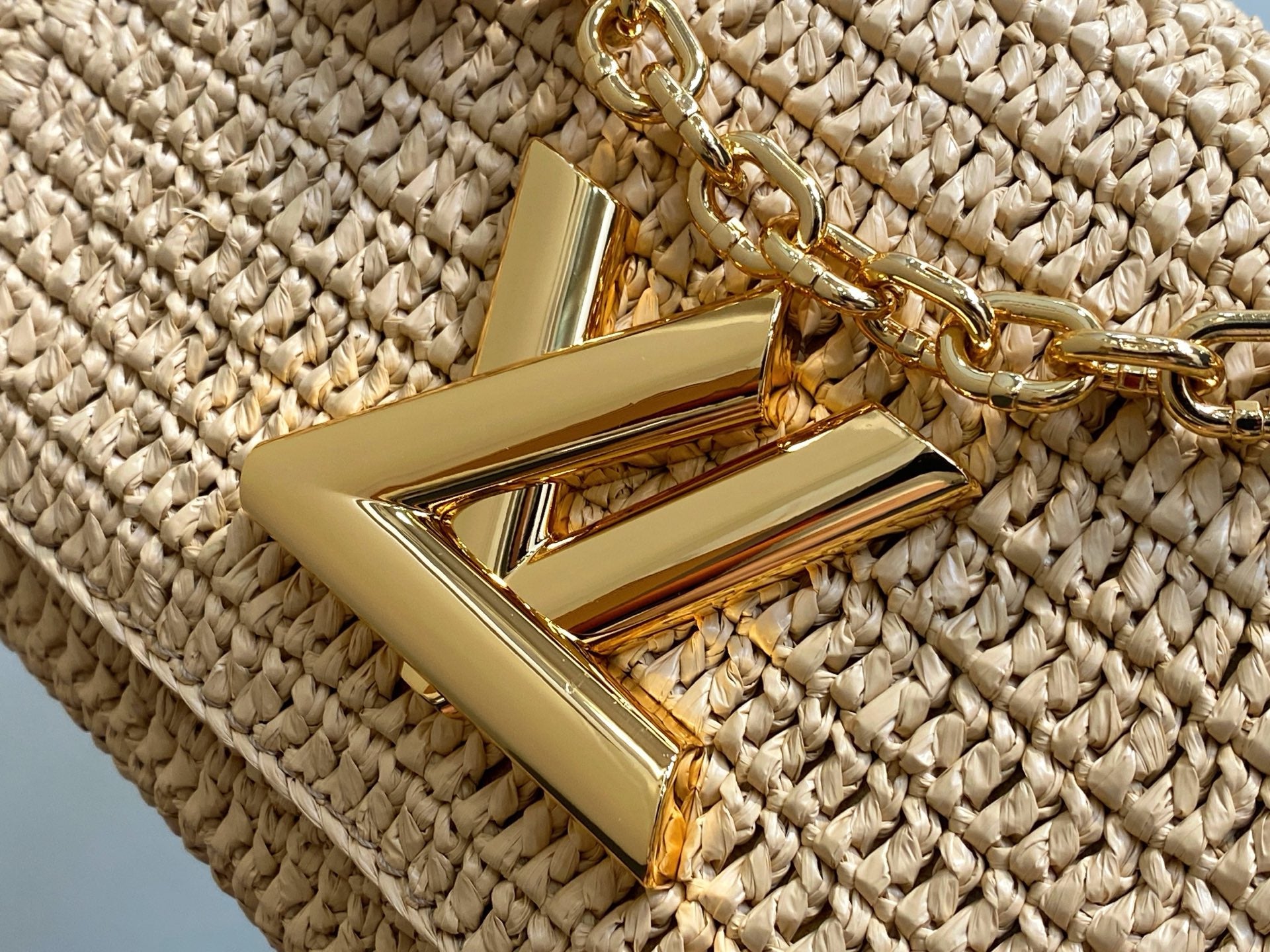 LV 2025 Twist PM Slim 19cm Beige Gold Raffia Leather 344001