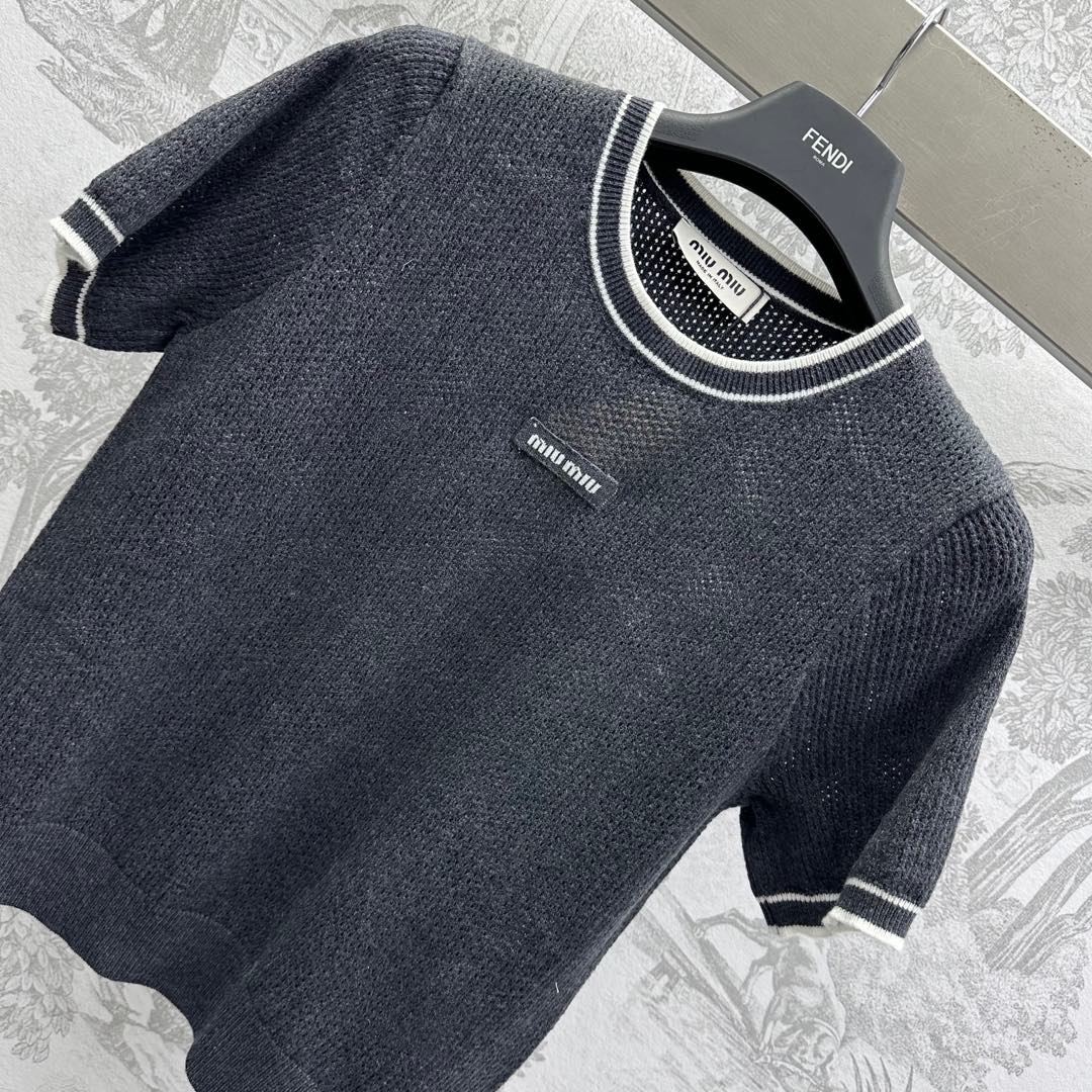 Miu 25 T-Shirt Black Wool  232002