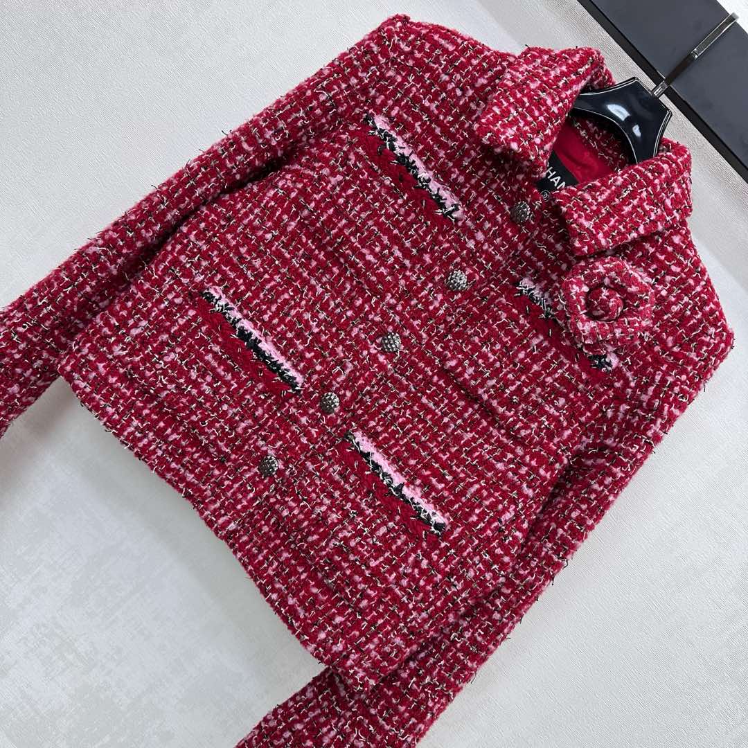 Chanel 25 Coat With Lapel Brooch Red Wool 319938