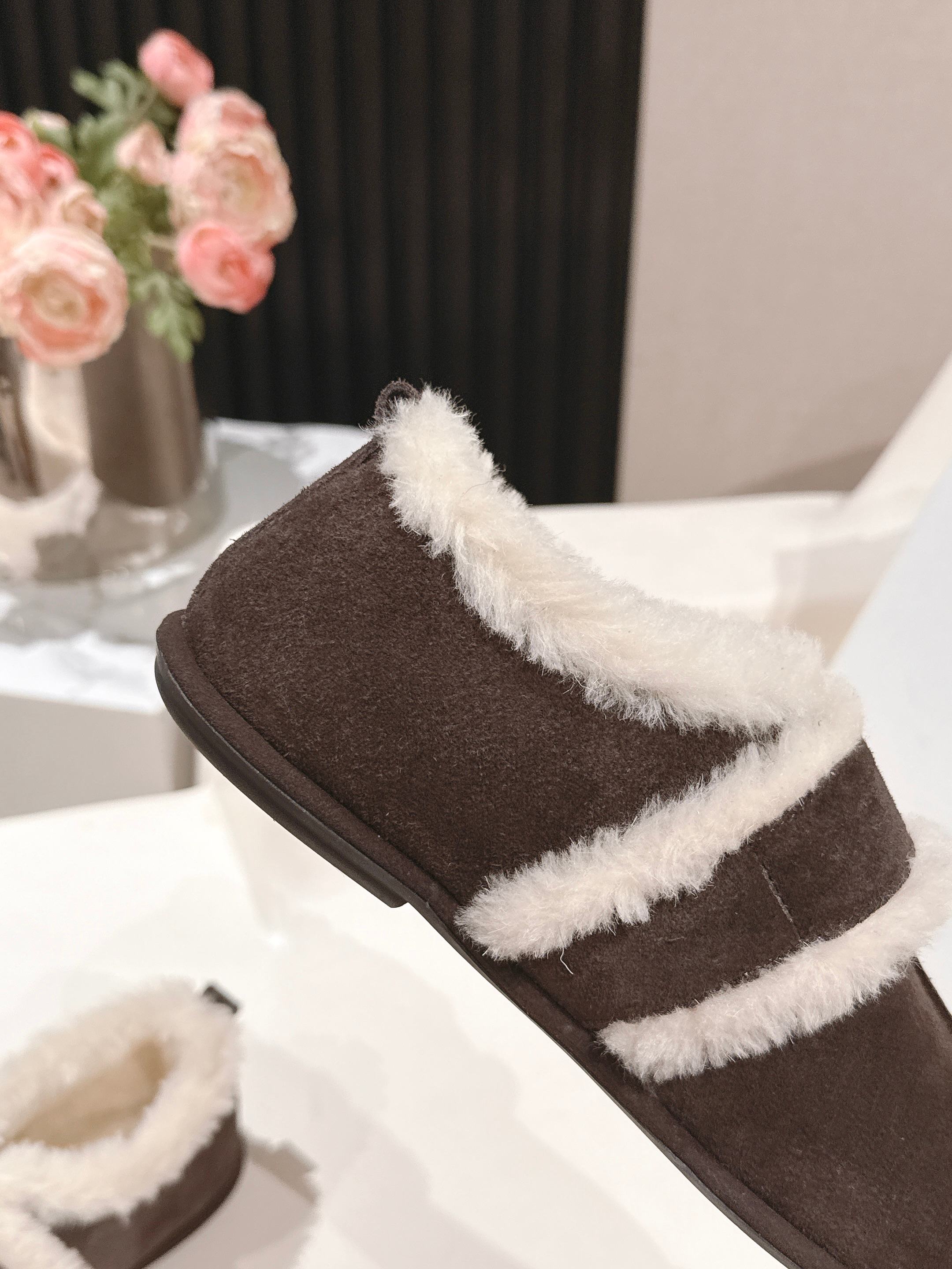 The Row 2025 Furry Shoe Dark Brown White Suede Wool 560591