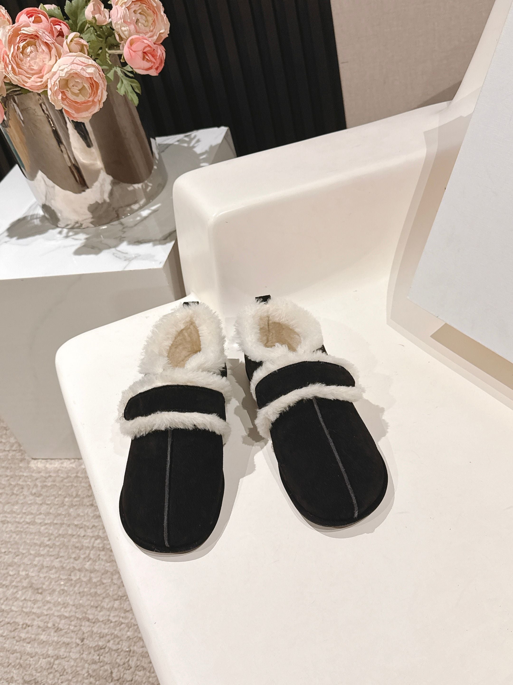 The Row 2025 Furry Shoe Black White Suede Wool 560592