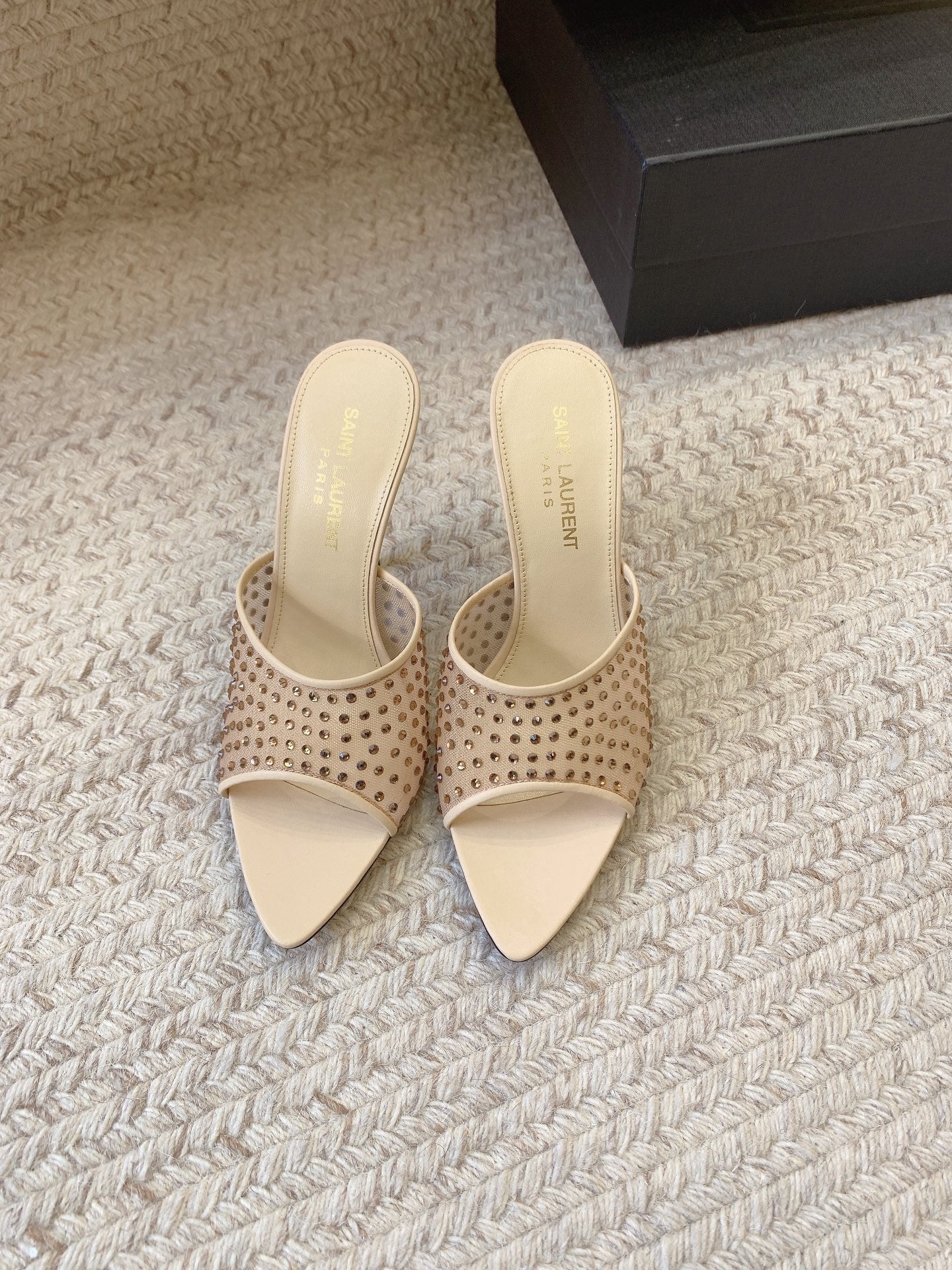 LA 16 HEELED MULES ATTACHED RHINESTONES IN CREAM MESH