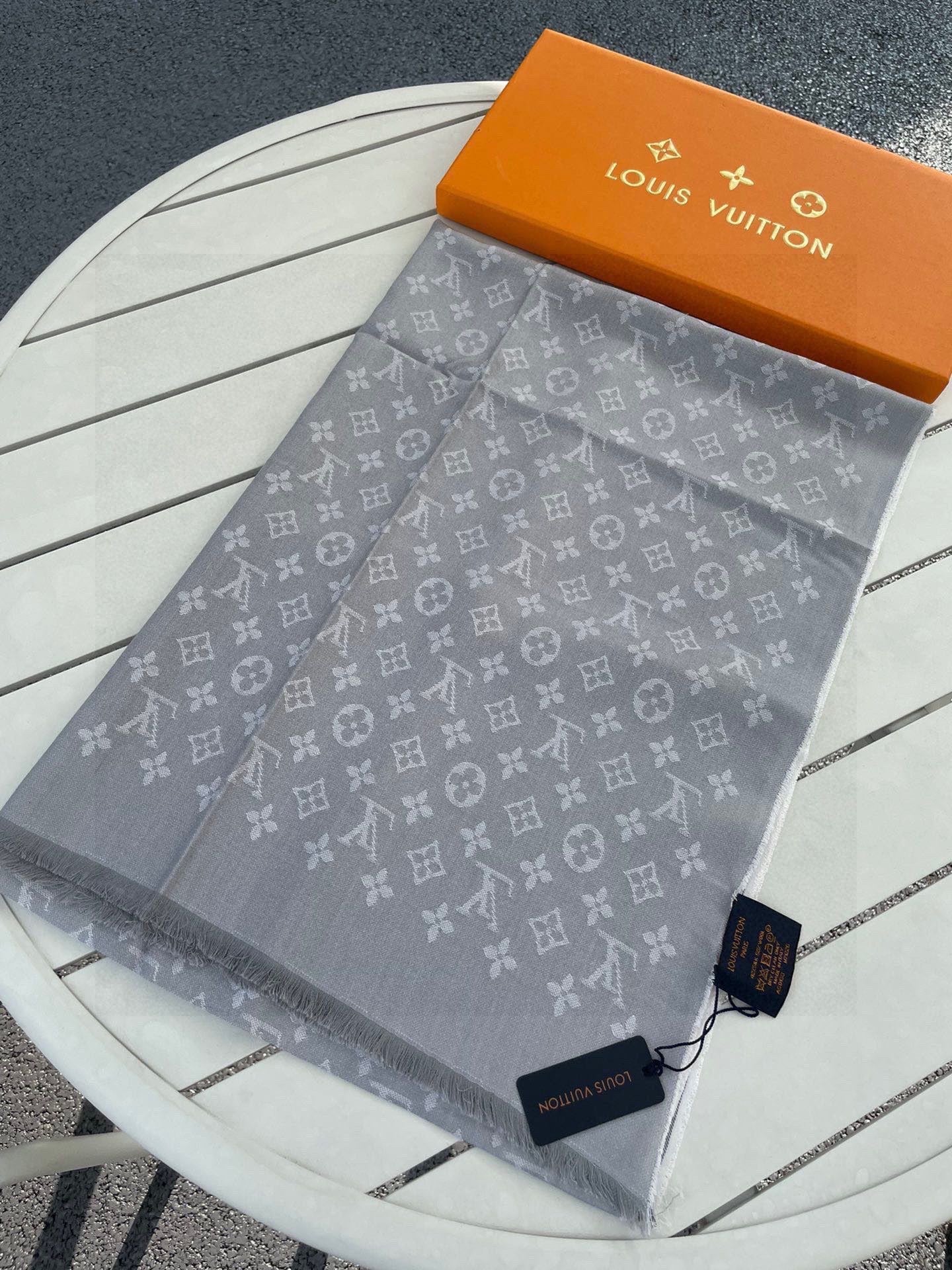 LV Scarf 200cm Gray Cashmere 968451