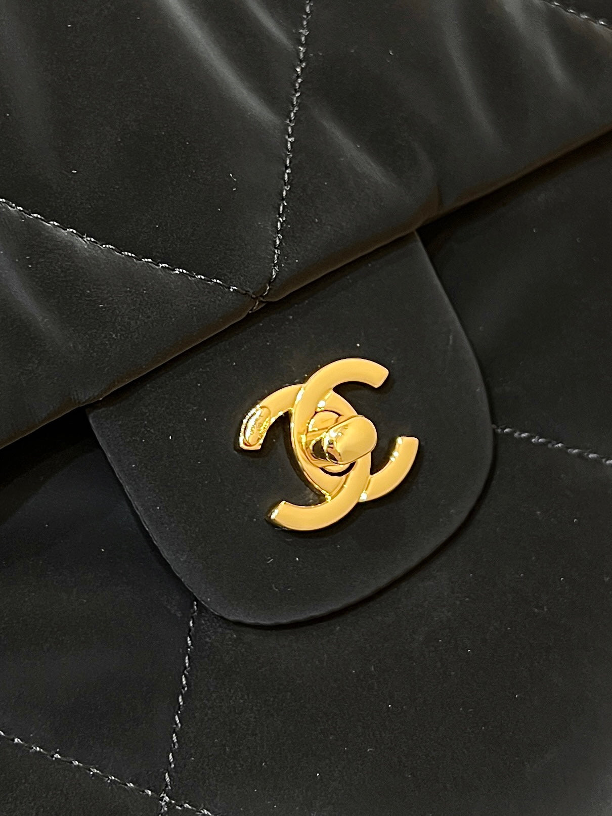 Chanel 24N Coconeige Ski Bag Black Velvet 256069