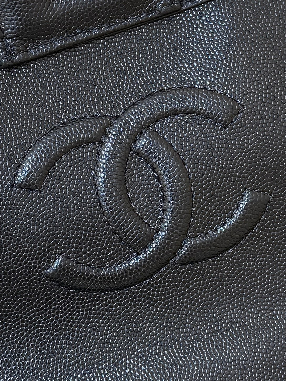 Chanel 2025 Four-Leaf Clover Bag 25cm Black Gold Caviar Leather 342125