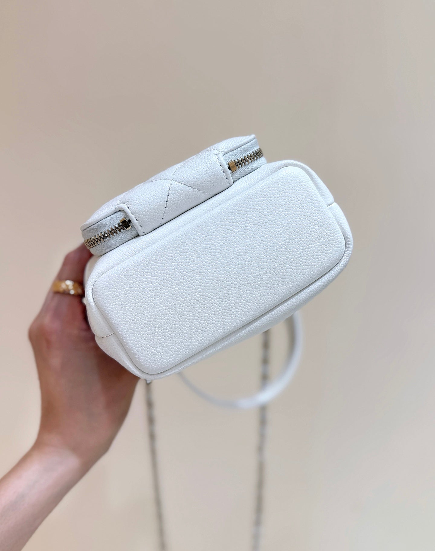 Chanel 2025 Mini Bucket Bag 15cm White Calfskin 343060