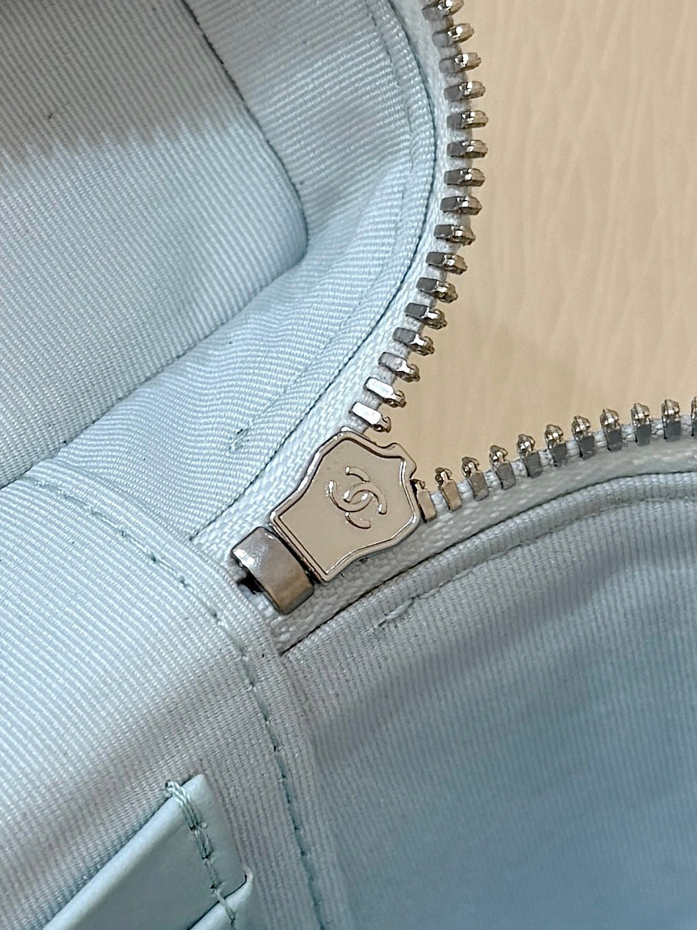 Chanel 2025 Vanity Bag 19cm Blue Calfskin 343088