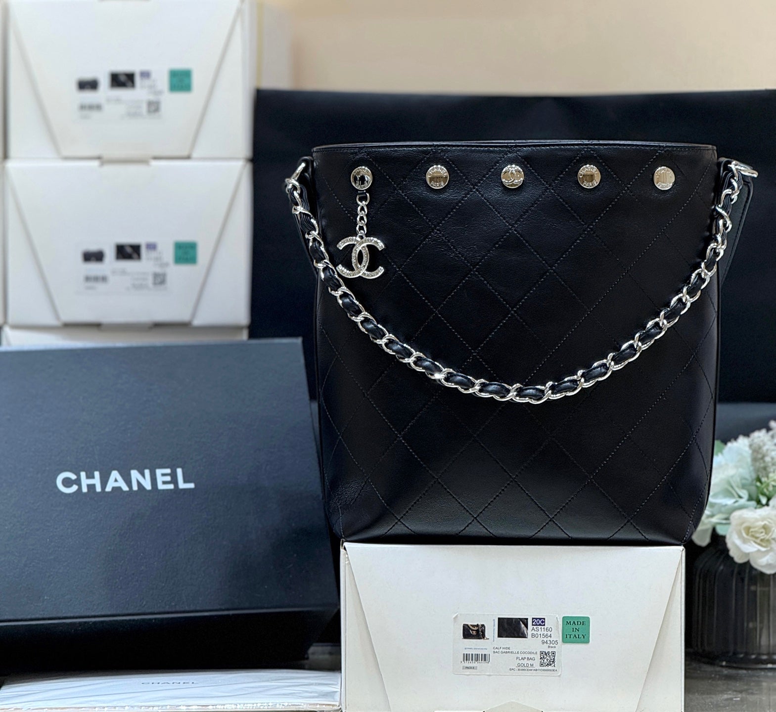 CC 2025 Bag 31cm Black Lambskin With Silver Chain 346394