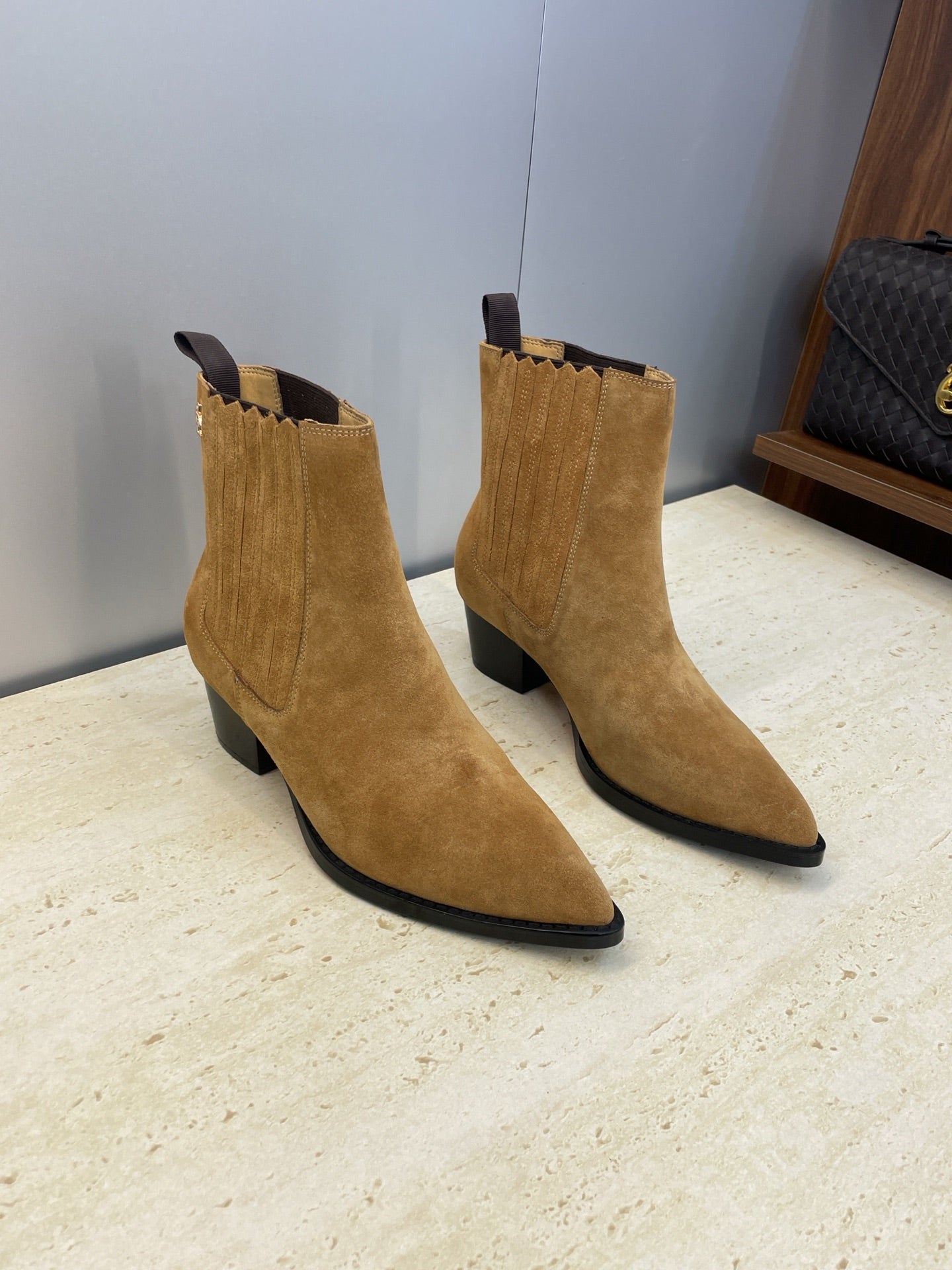 Dior 2025 D-West Chelsea Boots Brown Suede 508542