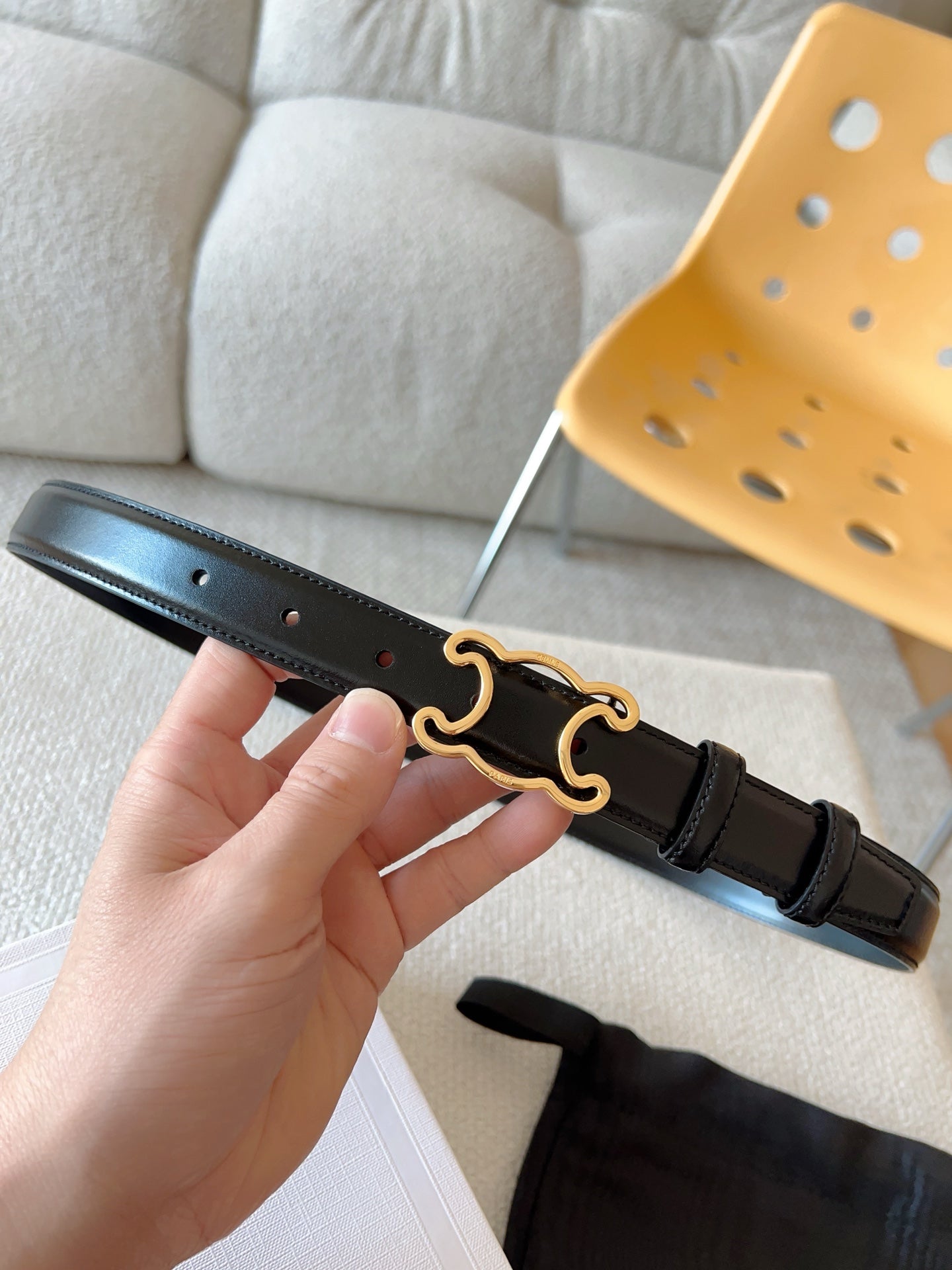 CL Gold 25mm Triomphe Enamel Black Cowhide 607413