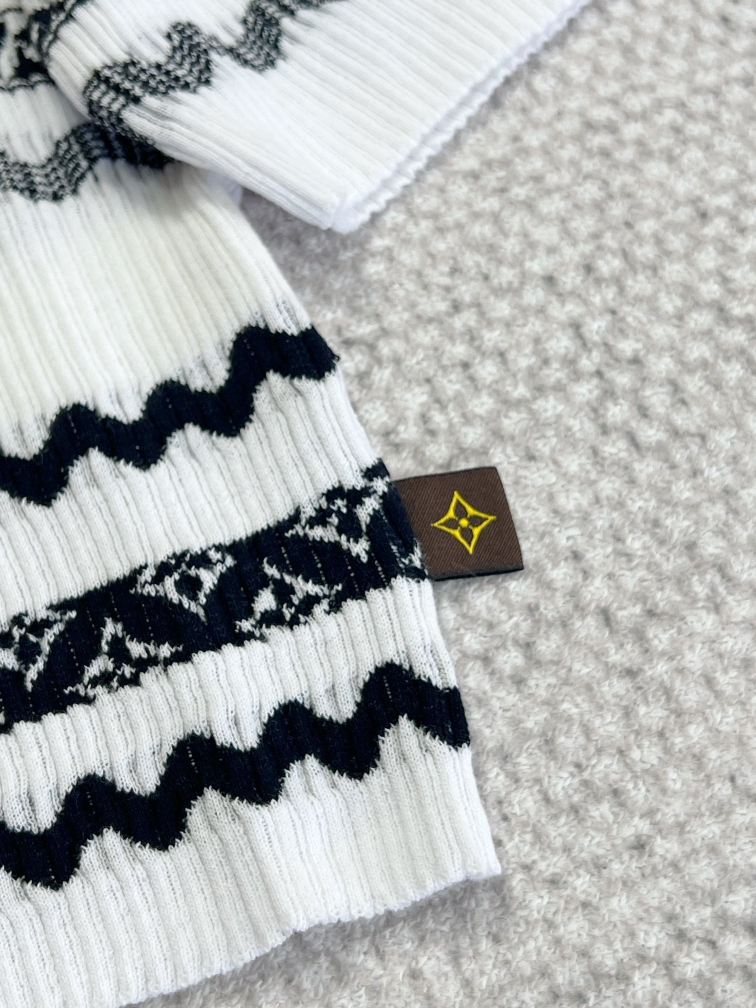 LV 25 Pattern T-shirt White Black Cotton