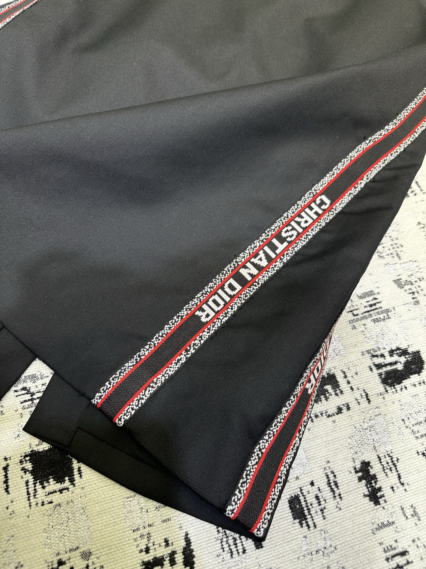 CD 25 Set White Red Black Cotton Polyester