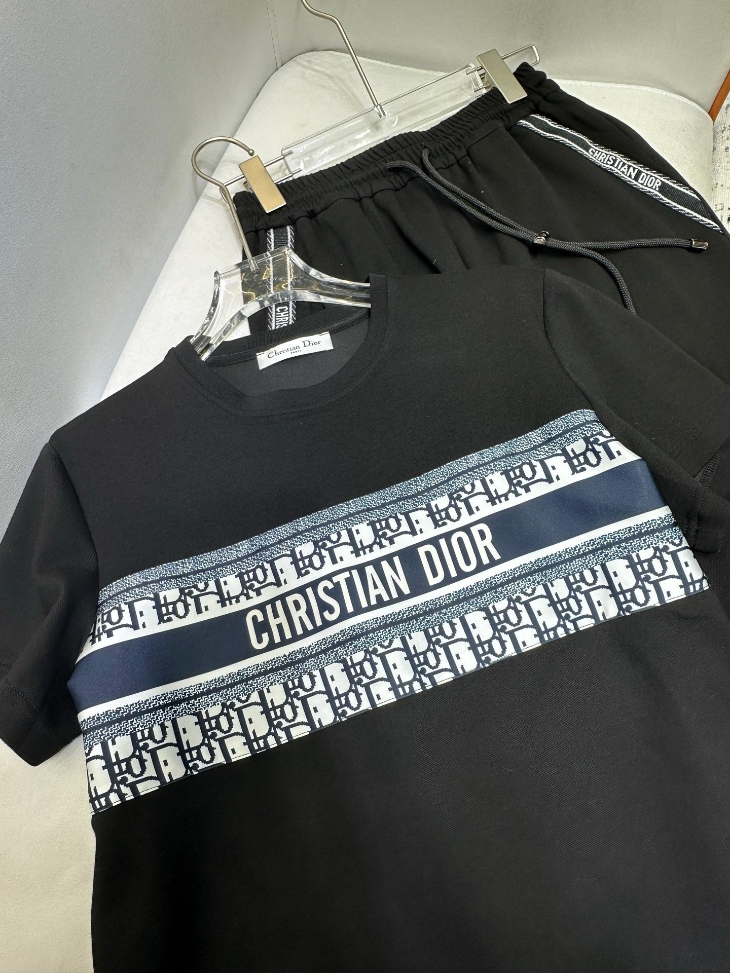 CD 25 Pattern Embroidery Set Black and White Cotton