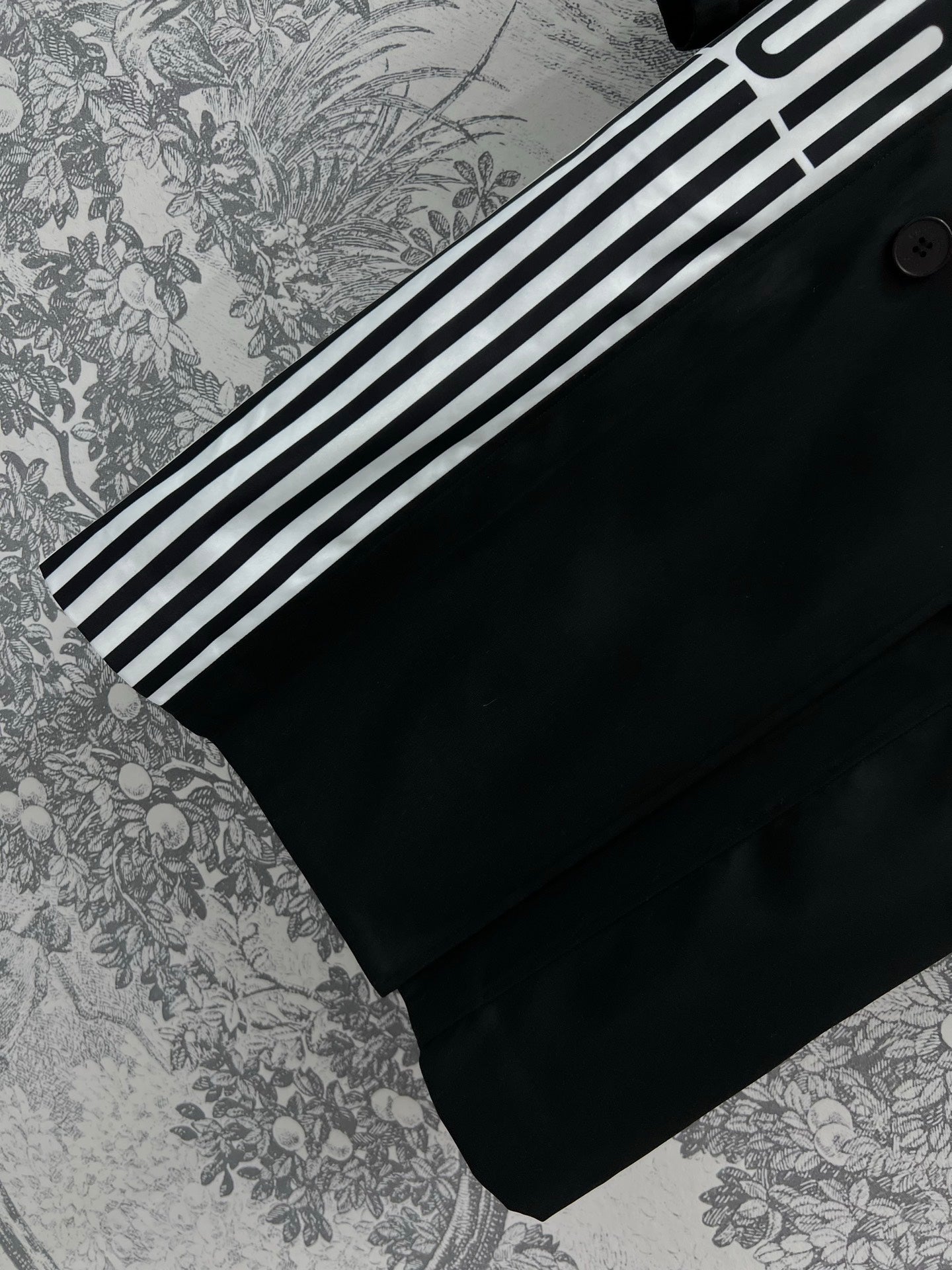 CD 25 Long Coat Black White Polyester