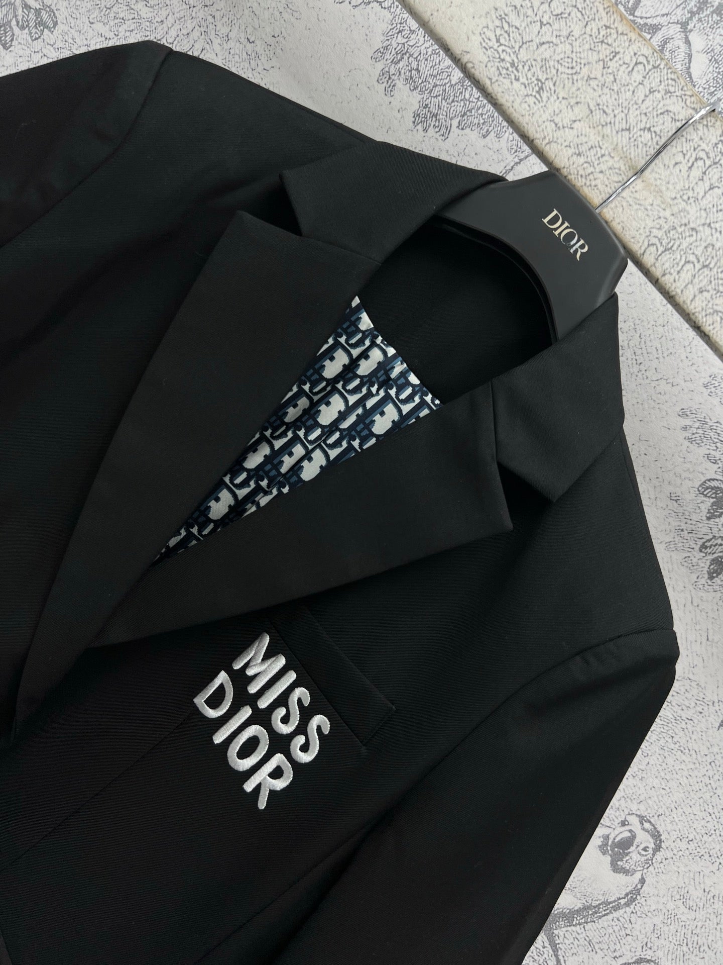 CD 25 Short-sleeved Suit Jacket Black White Polyester