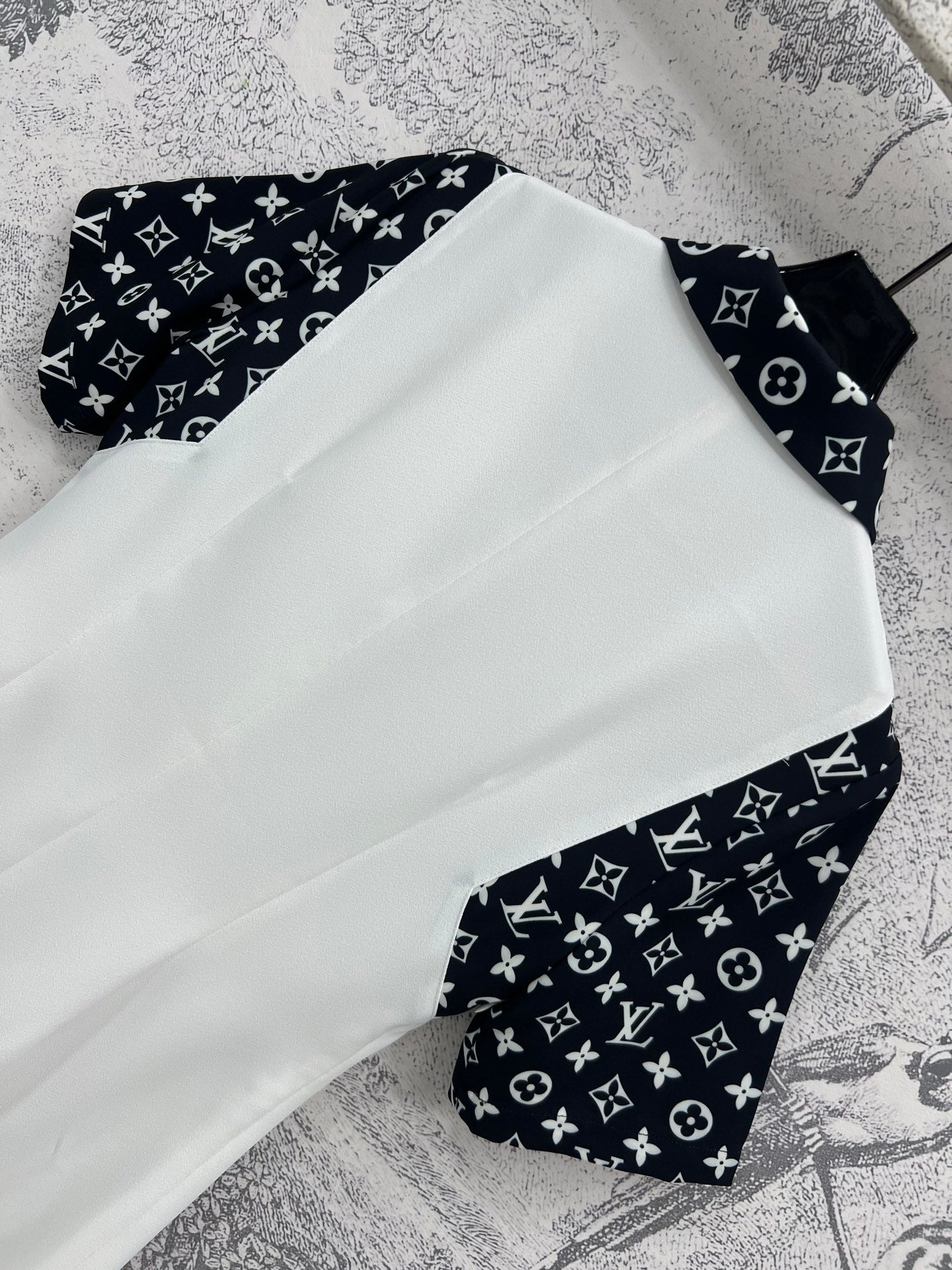 LV Classic L's Money Letter Print White Black Polyester