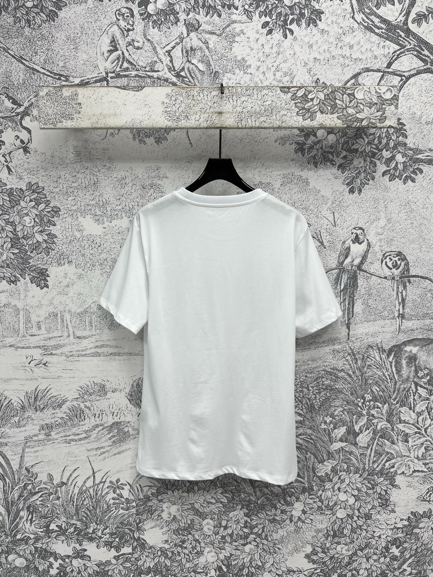 LV 25 Simple Basic Style Versatile T-Shirt White Cotton