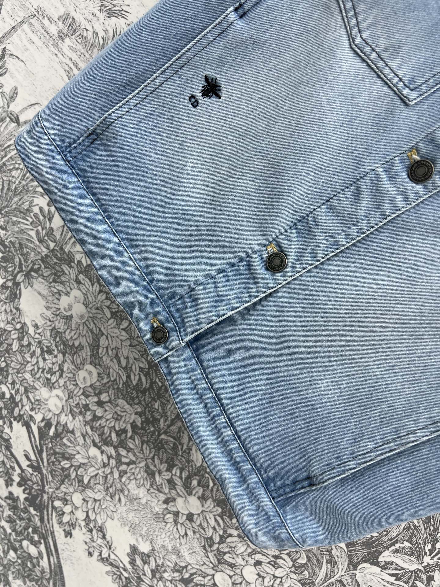 CD 25 Short-sleeved Denim Shirt  Light Blue Cotton