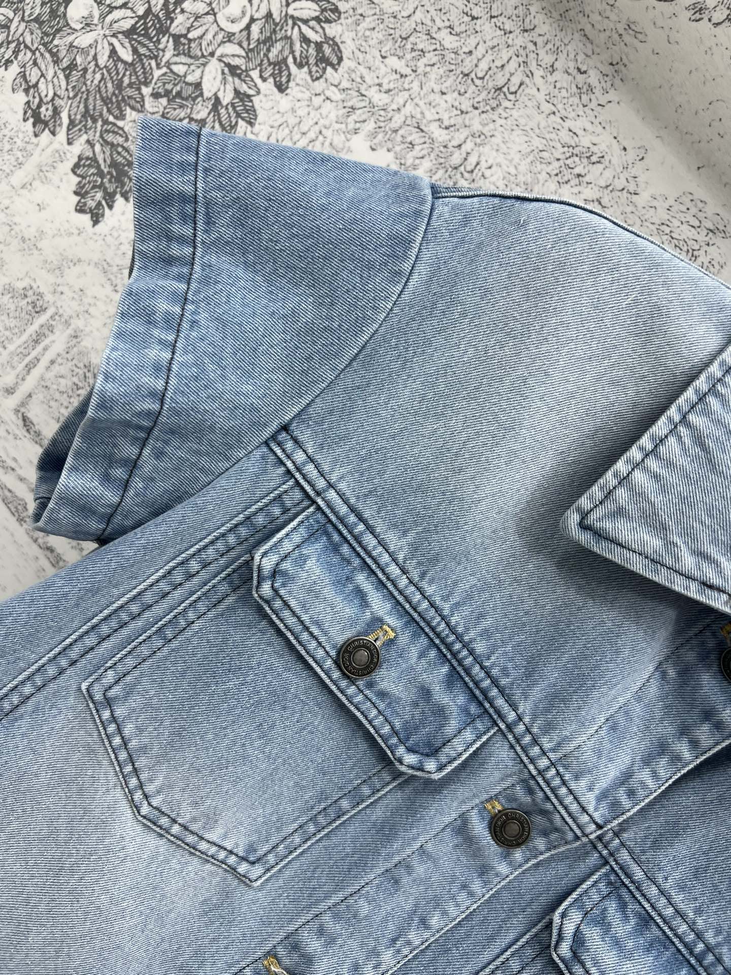 CD 25 Short-sleeved Denim Shirt  Light Blue Cotton