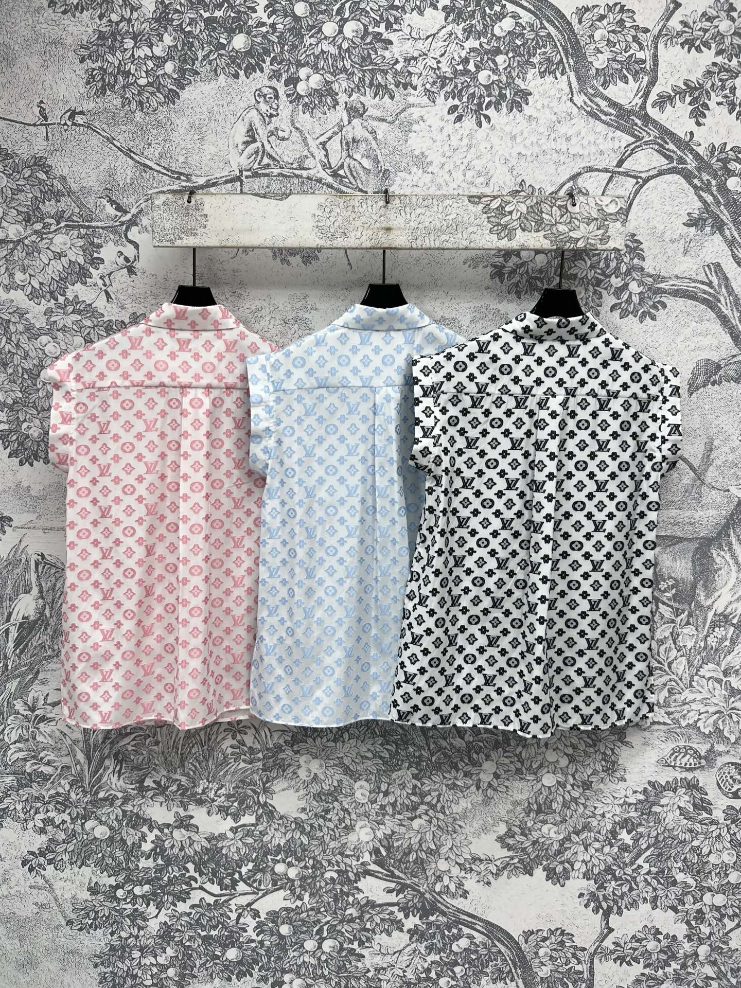 LV 25 Retro Hong Kong Small Flying Sleeve Shirt Pink Black Blue Viscose Rayon