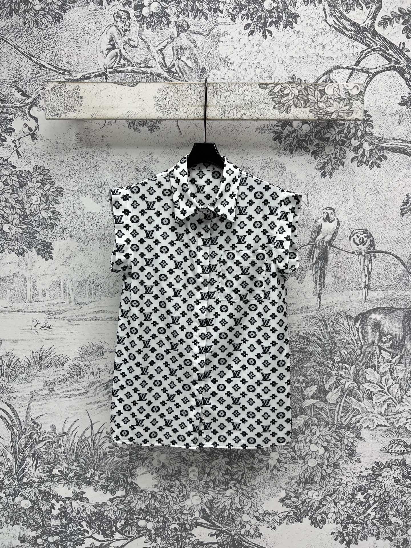 LV 25 Retro Hong Kong Small Flying Sleeve Shirt Pink Black Blue Viscose Rayon