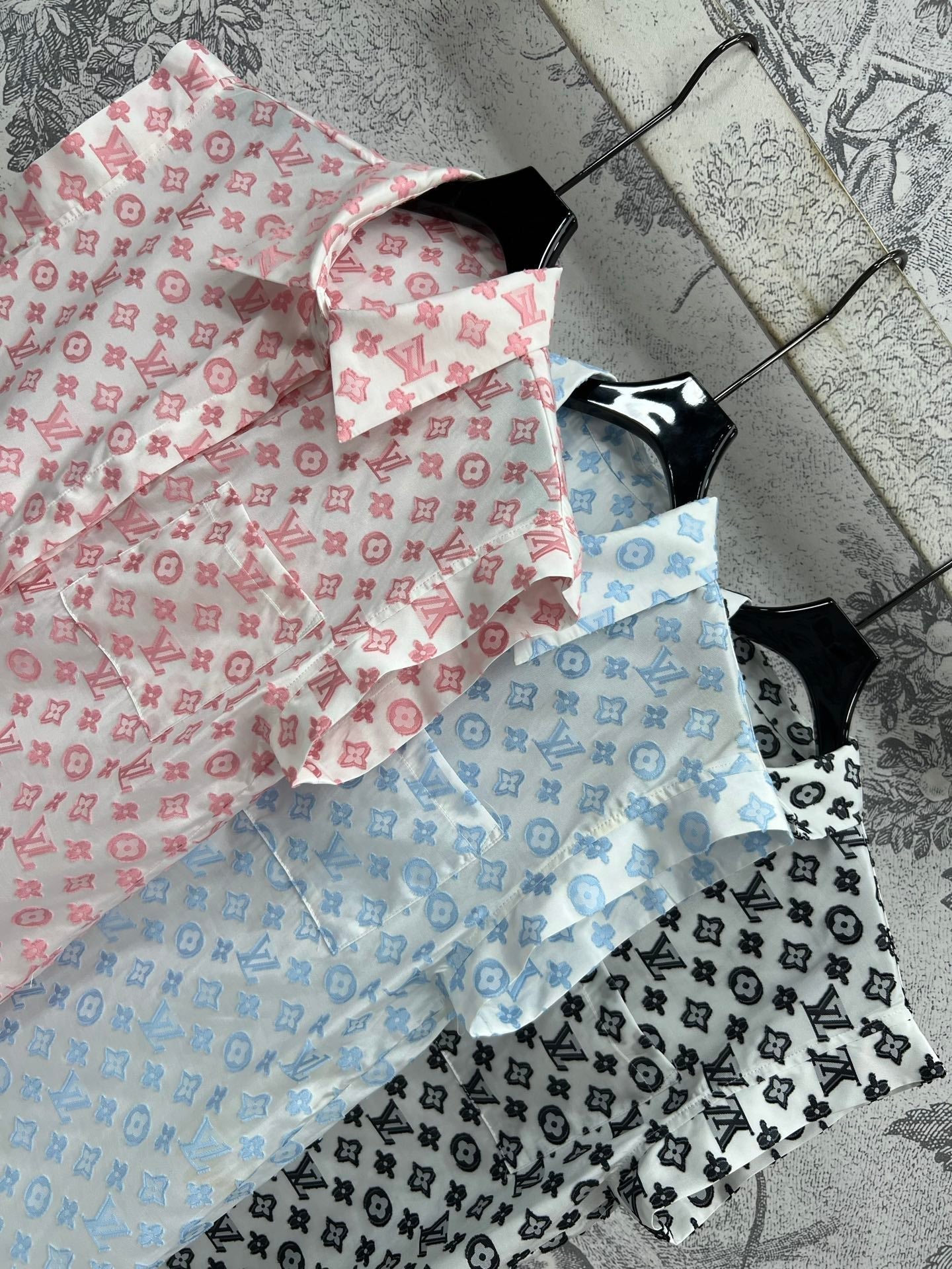 LV 25 Retro Hong Kong Small Flying Sleeve Shirt Pink Black Blue Viscose Rayon