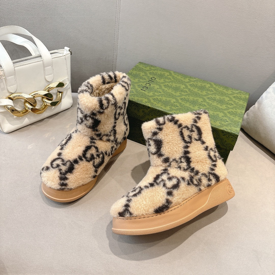 GG Snow Boots Beige Black Wool 576232