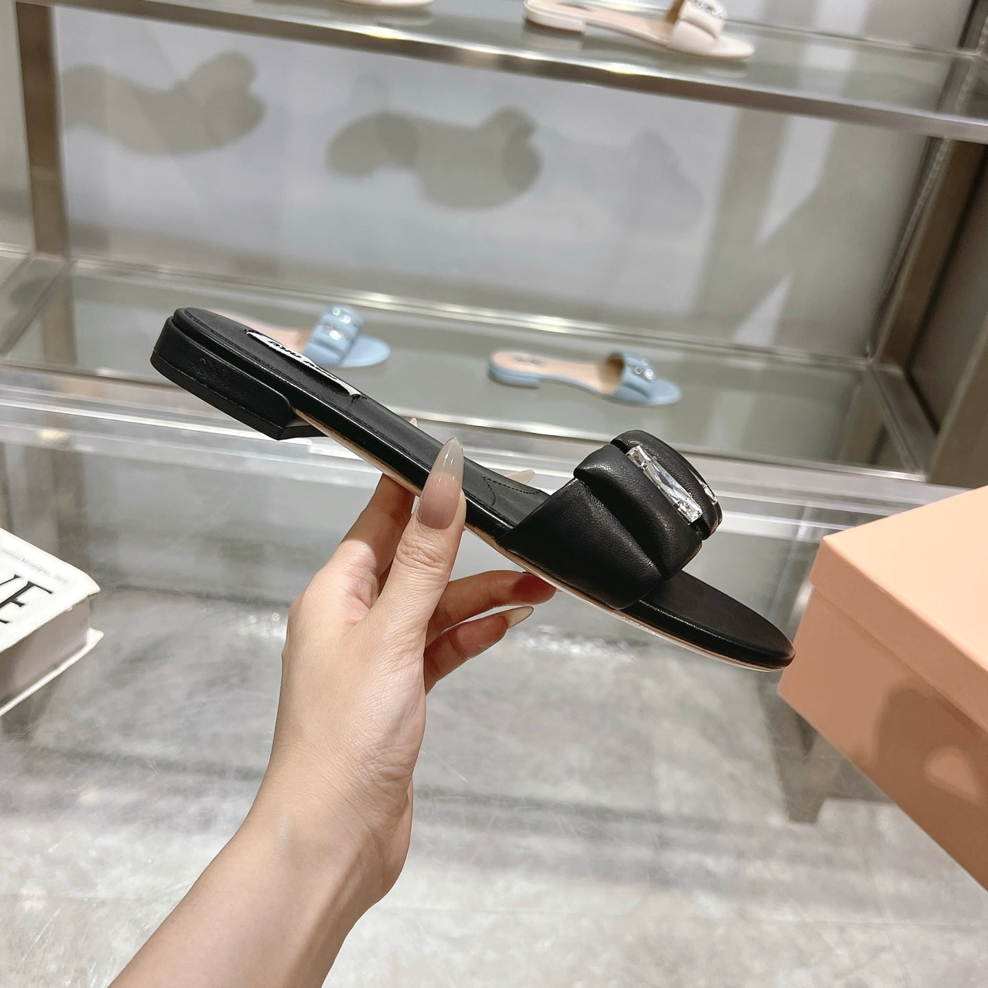 Miu 25C Slippers Black Leather 235286